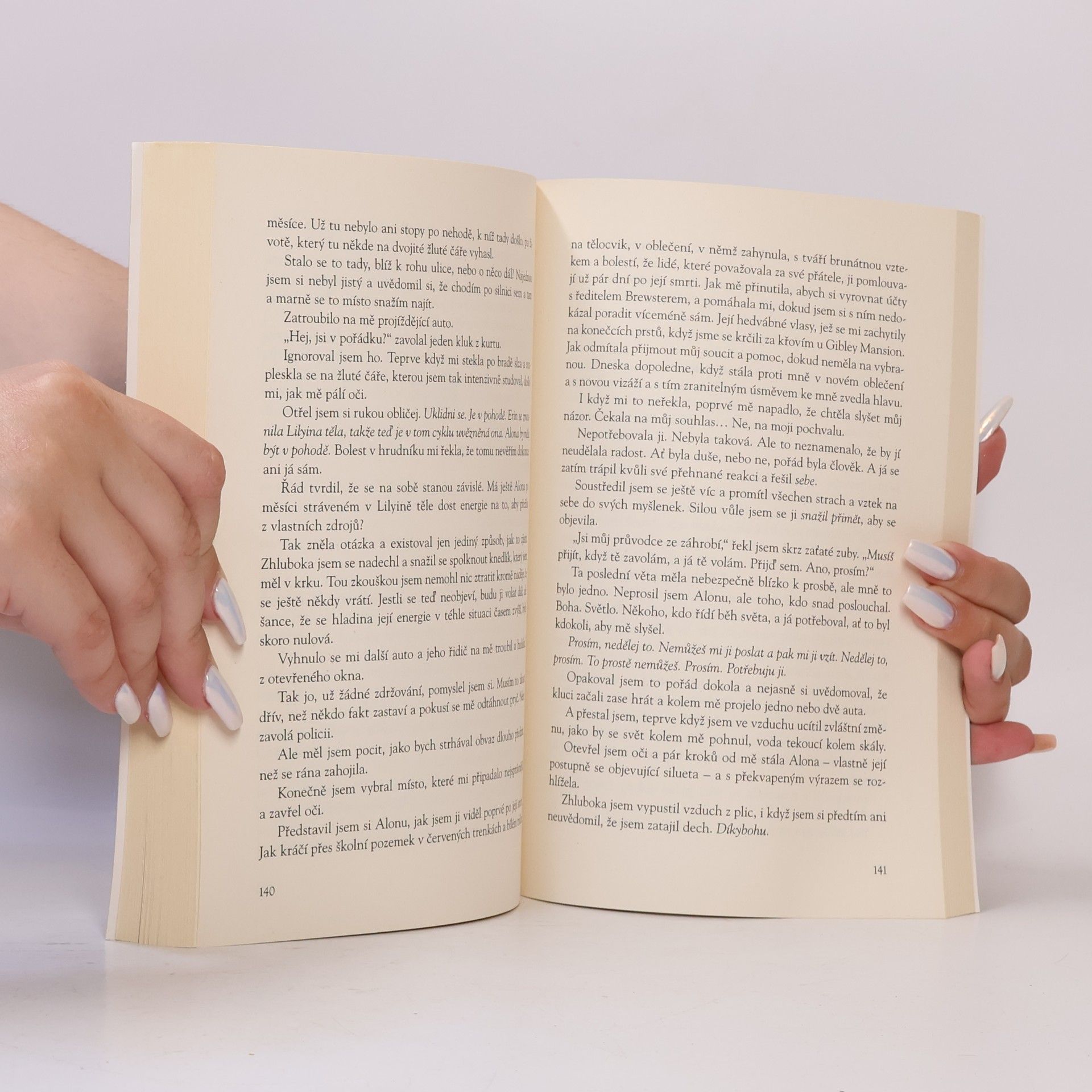Stacey Kade Mezi nebem a zemí. Čekání na zázrak