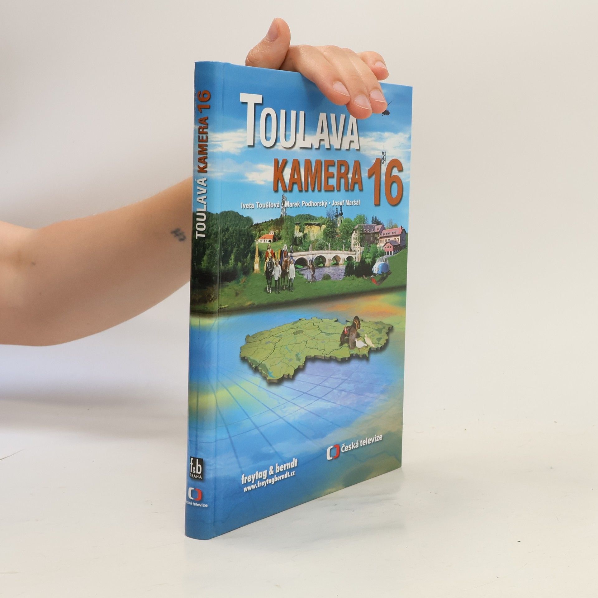 Toulavá kamera 16