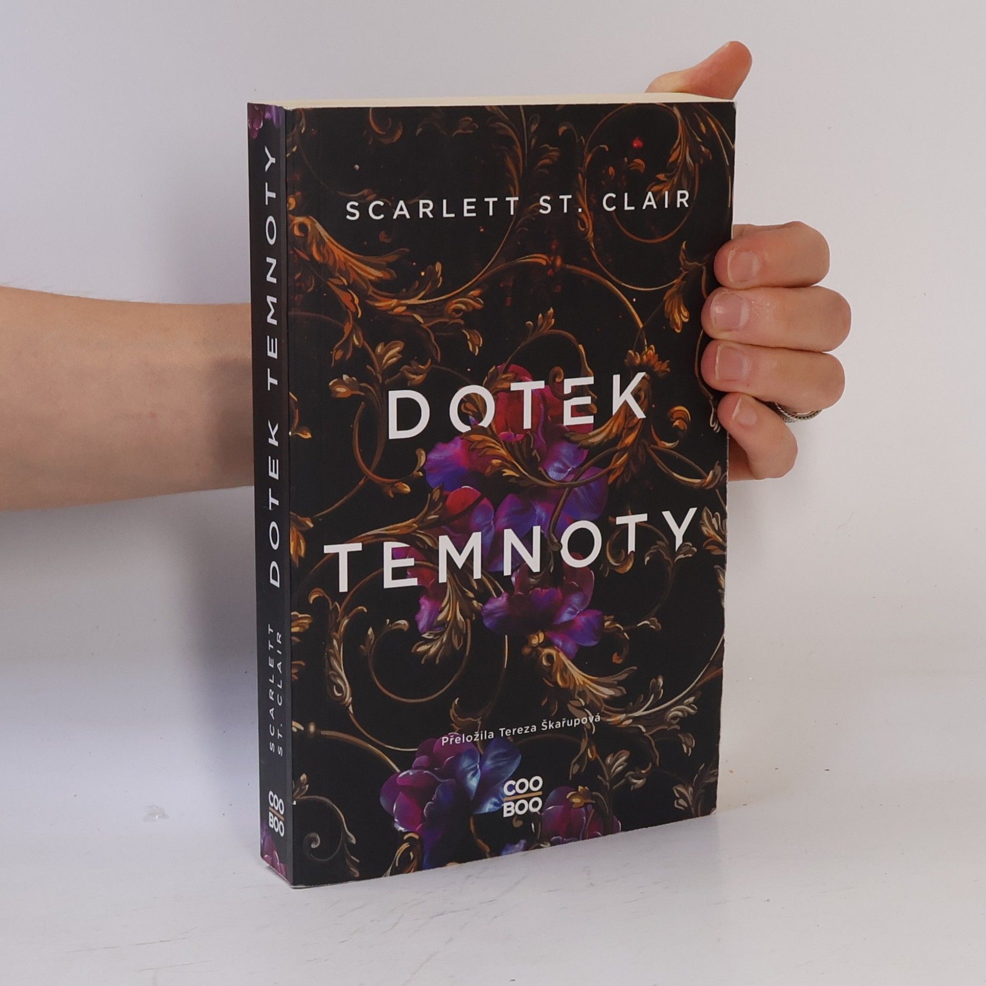 Scarlett St. Clair Dotek temnoty
