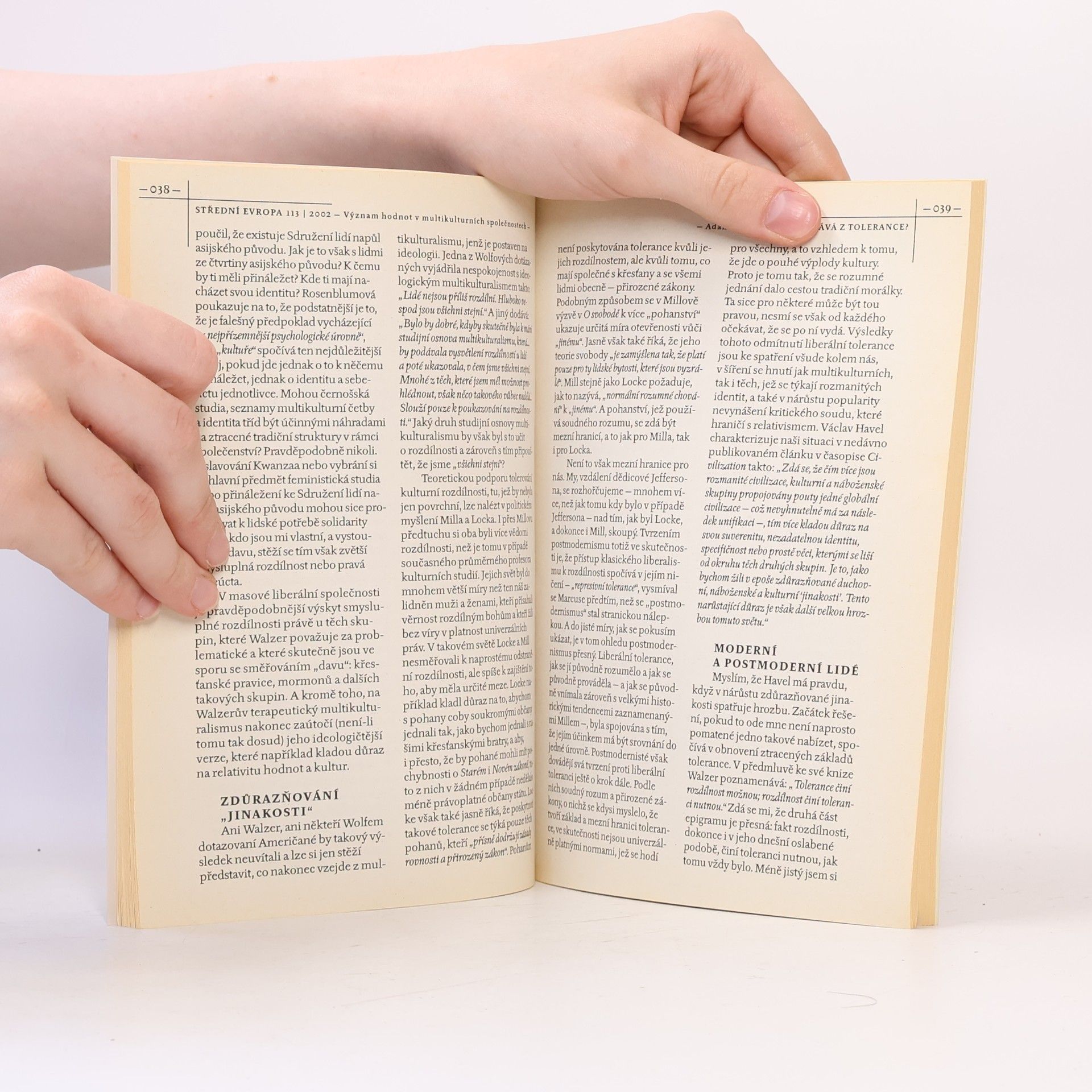 Collectif d'auteurs Střední Evropa. Revue pro středoevropskou kulturu a politiku. Roč. 18, říjen 2002