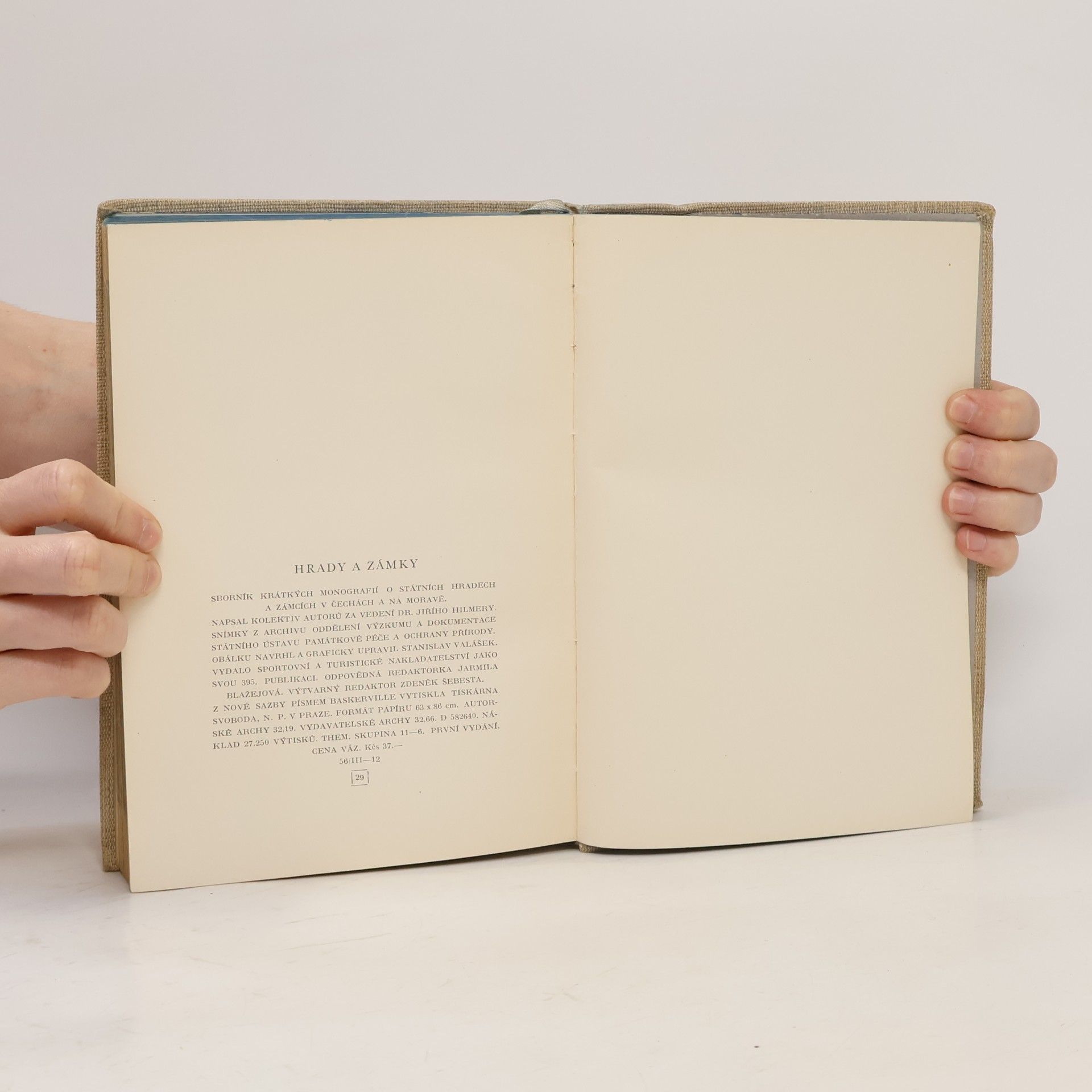 Jiří Hilmera Hrady a zámky. Sborník krátkých monografií o státních hradech a zámcích v Čechách a na Moravě.