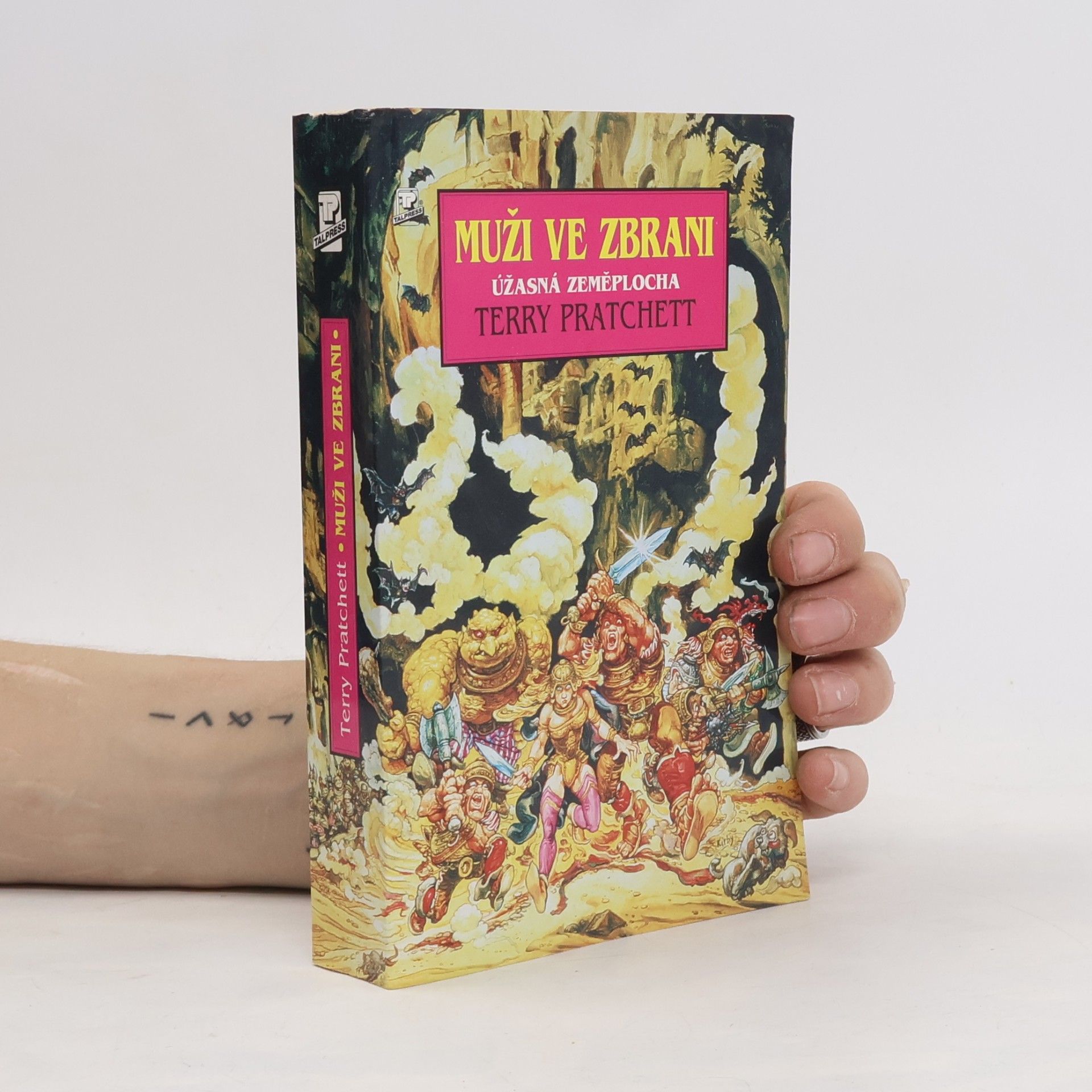 Terry Pratchett Muži ve zbrani