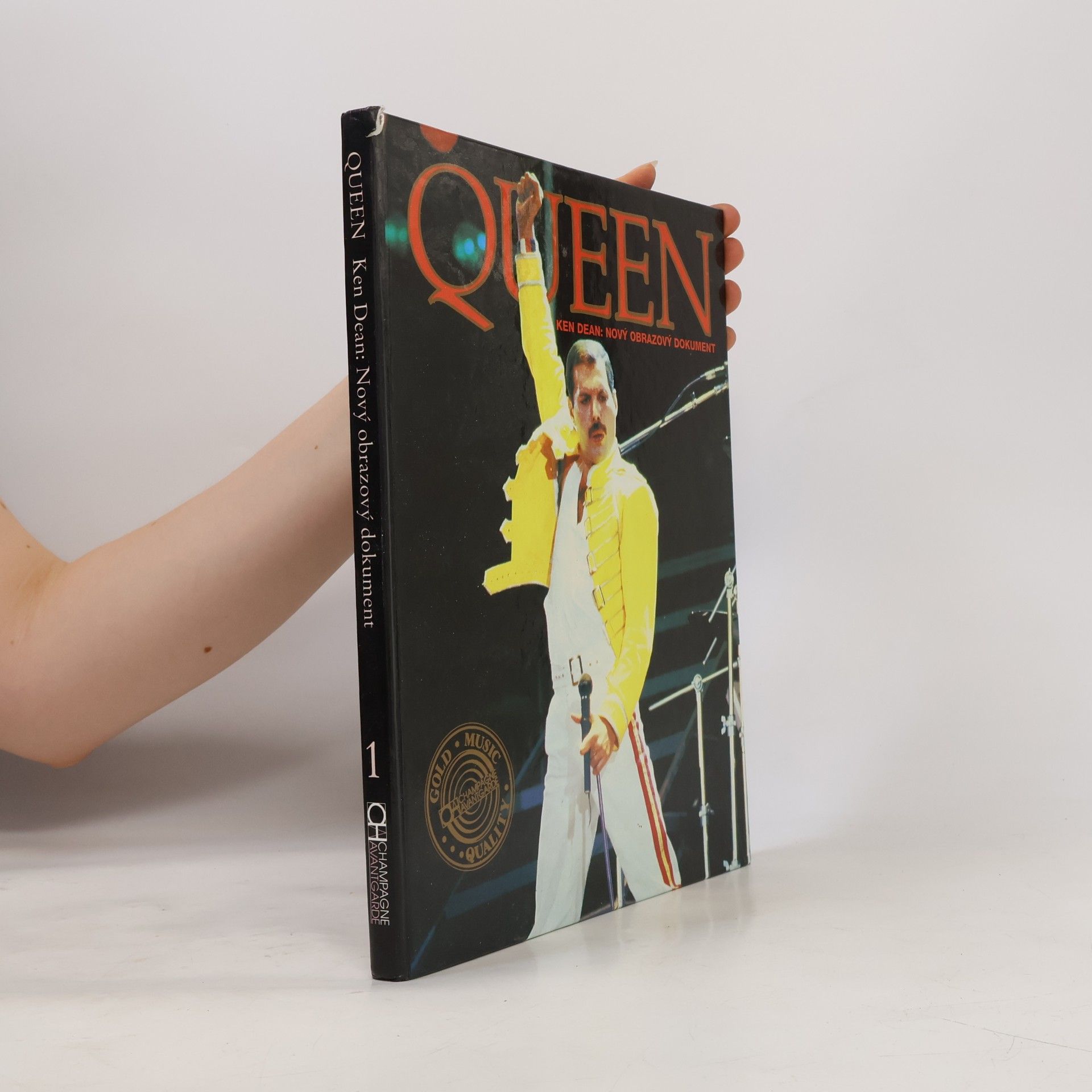 Ken Dean Queen. Nový obrazový dokument