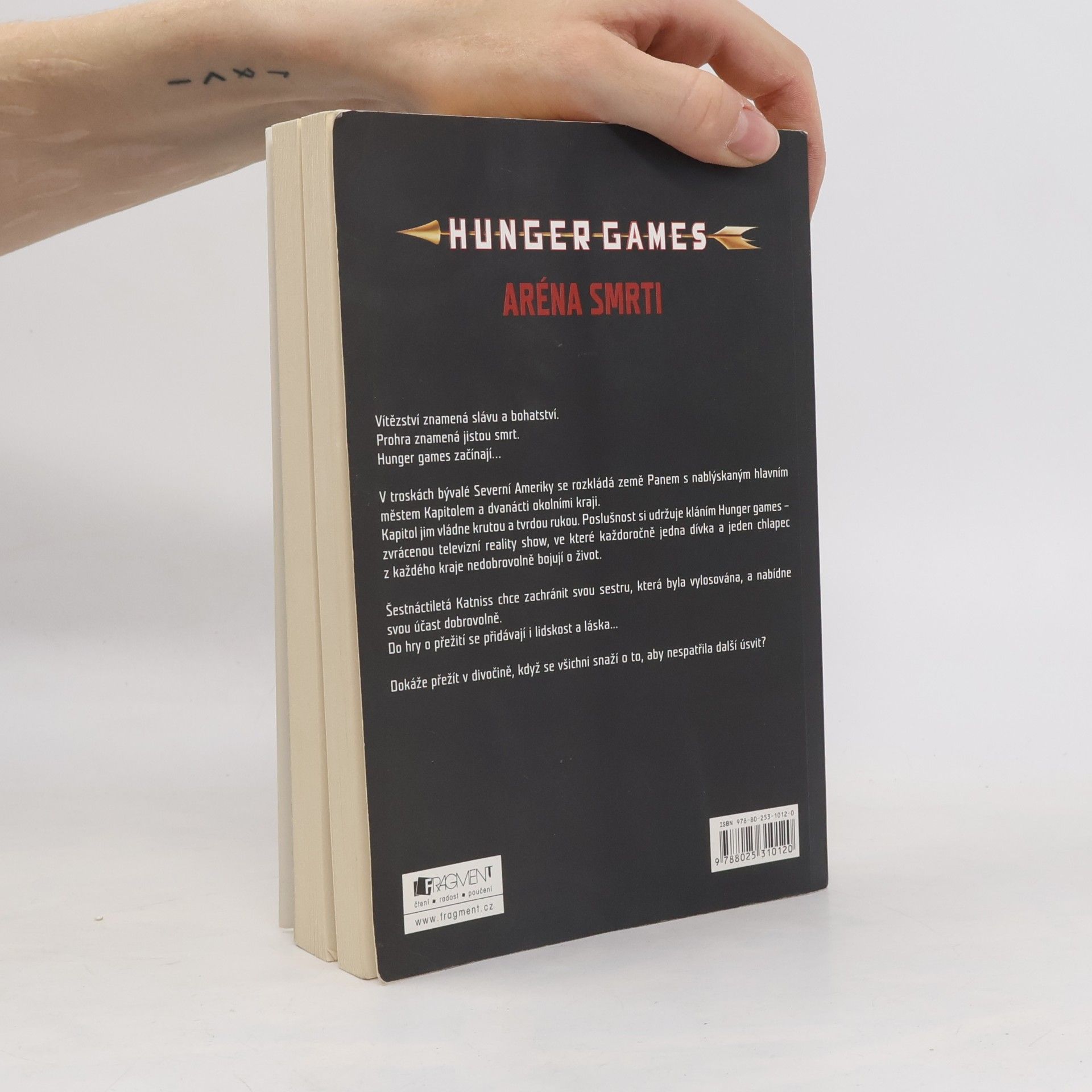 Suzanne Collins Hunger Games. Aréna smrti