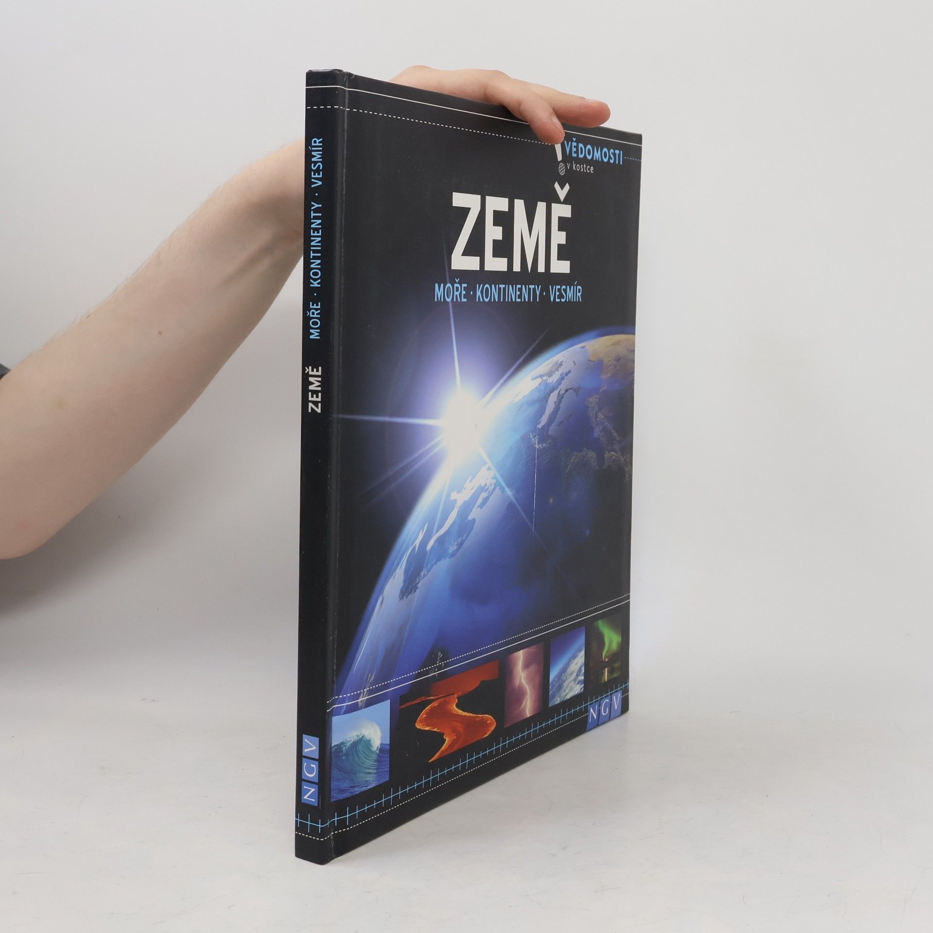 Matyáš Staněk Země. Moře, kontinenty, vesmír