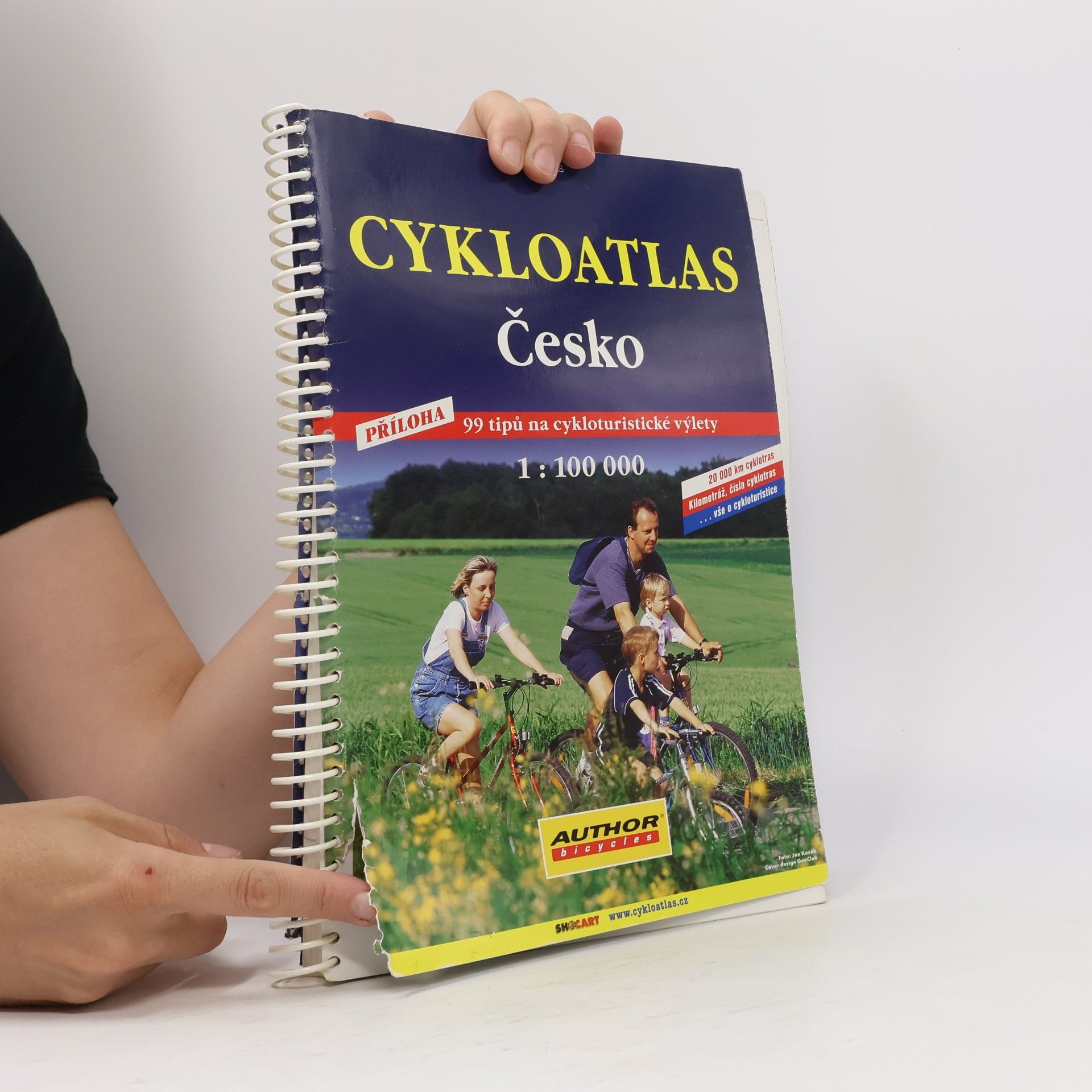 Kolektiv autorů Cykloatlas Česko 1: 100 000. 99 tipů na cykloturistické výlety. 32 000 km cyklotras, kilometráž, čísla cyklotras...vše o cykloturistice