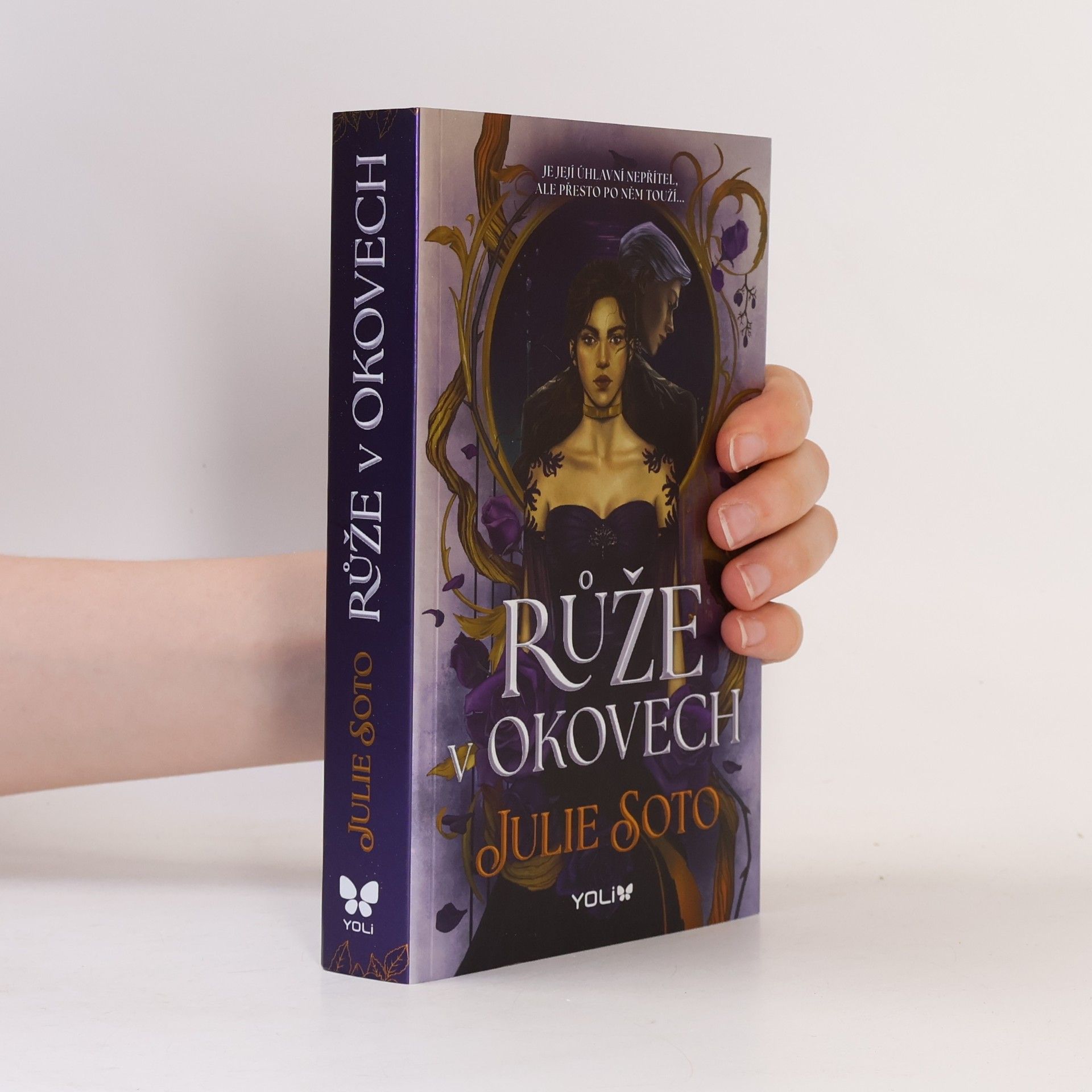 Julia Soto Růže v okovech