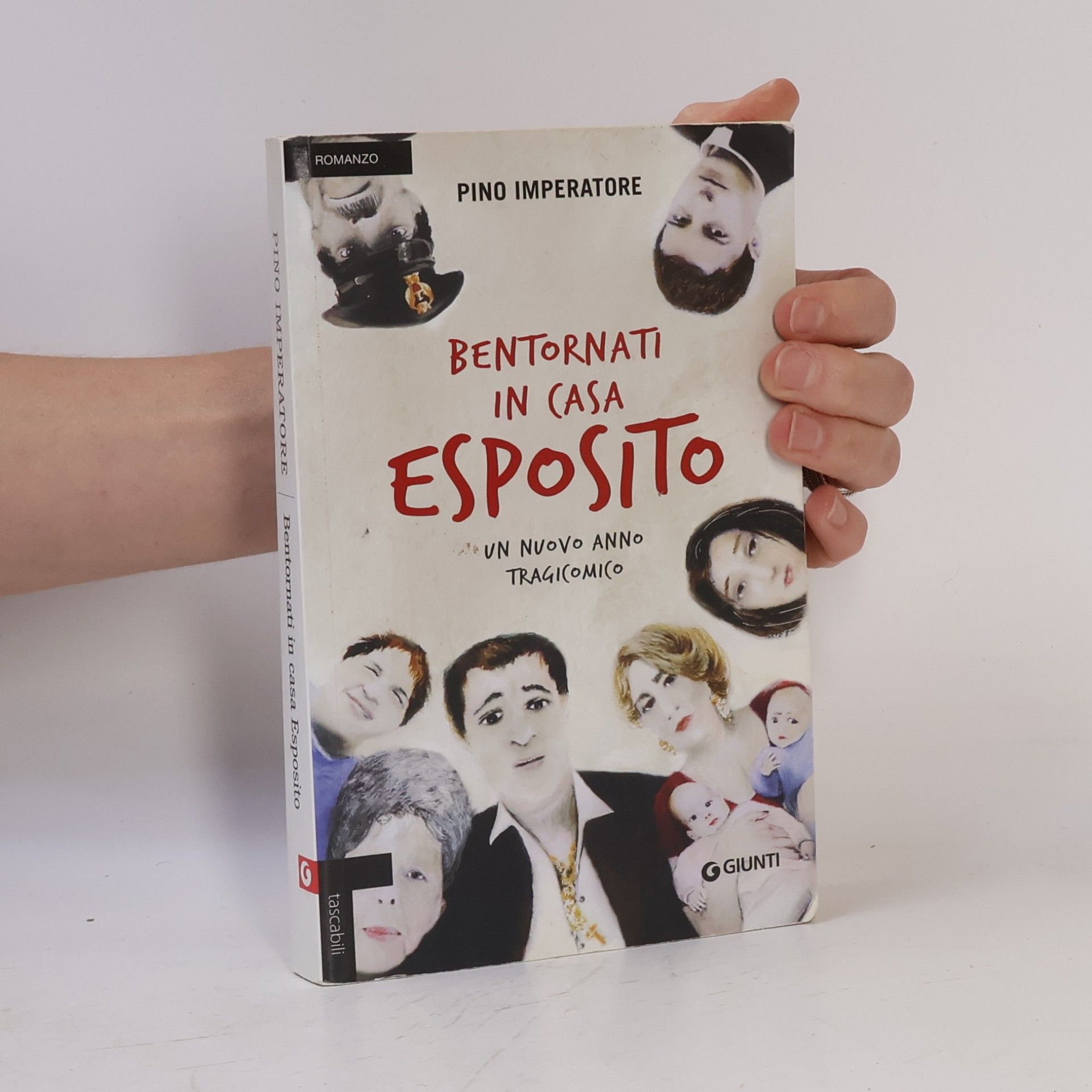 Pino Imperatore Bentornati in casa Esposito. Un nuovo anno tragicomico
