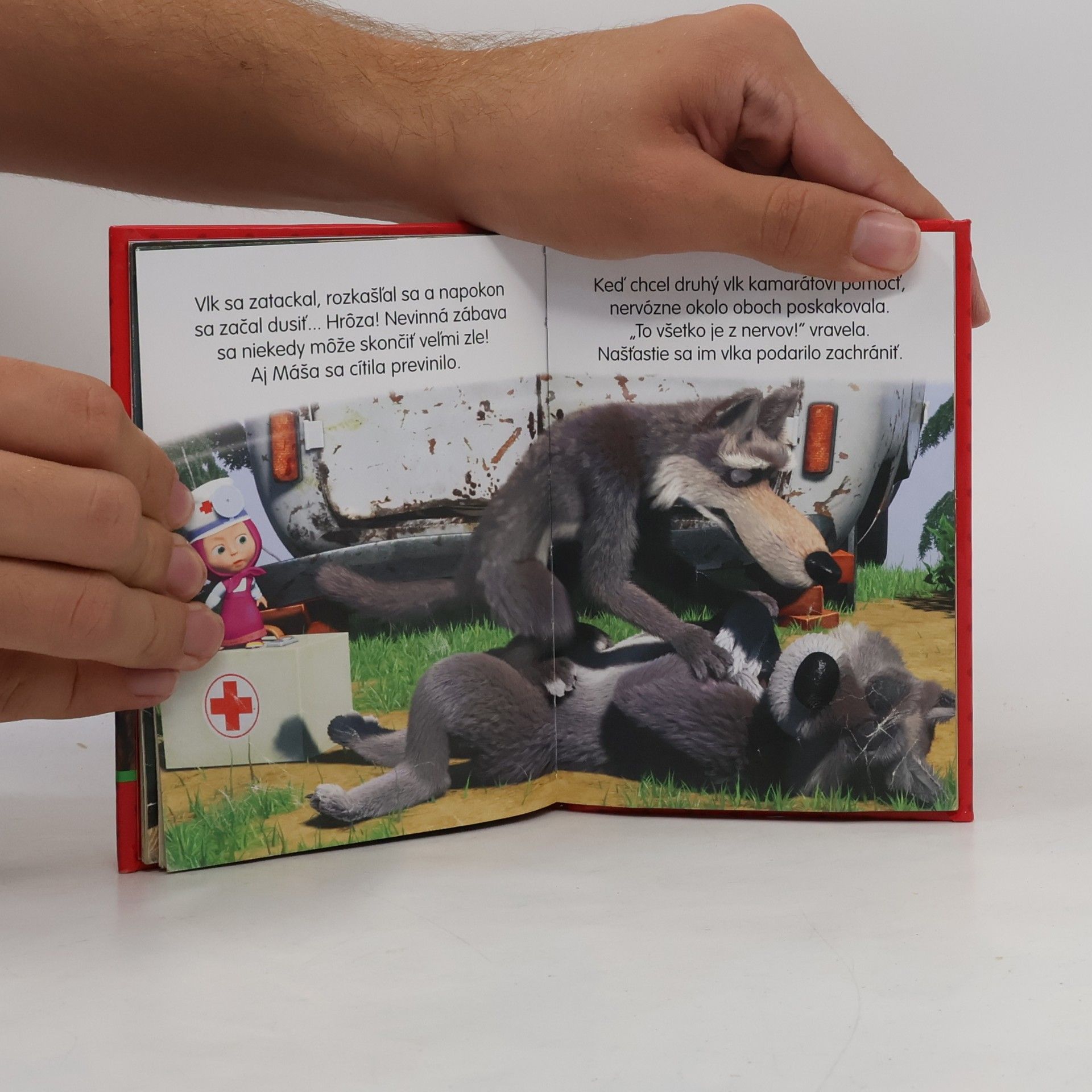 AA.VV. Máša a Medveď: Sama medzi vlkmi