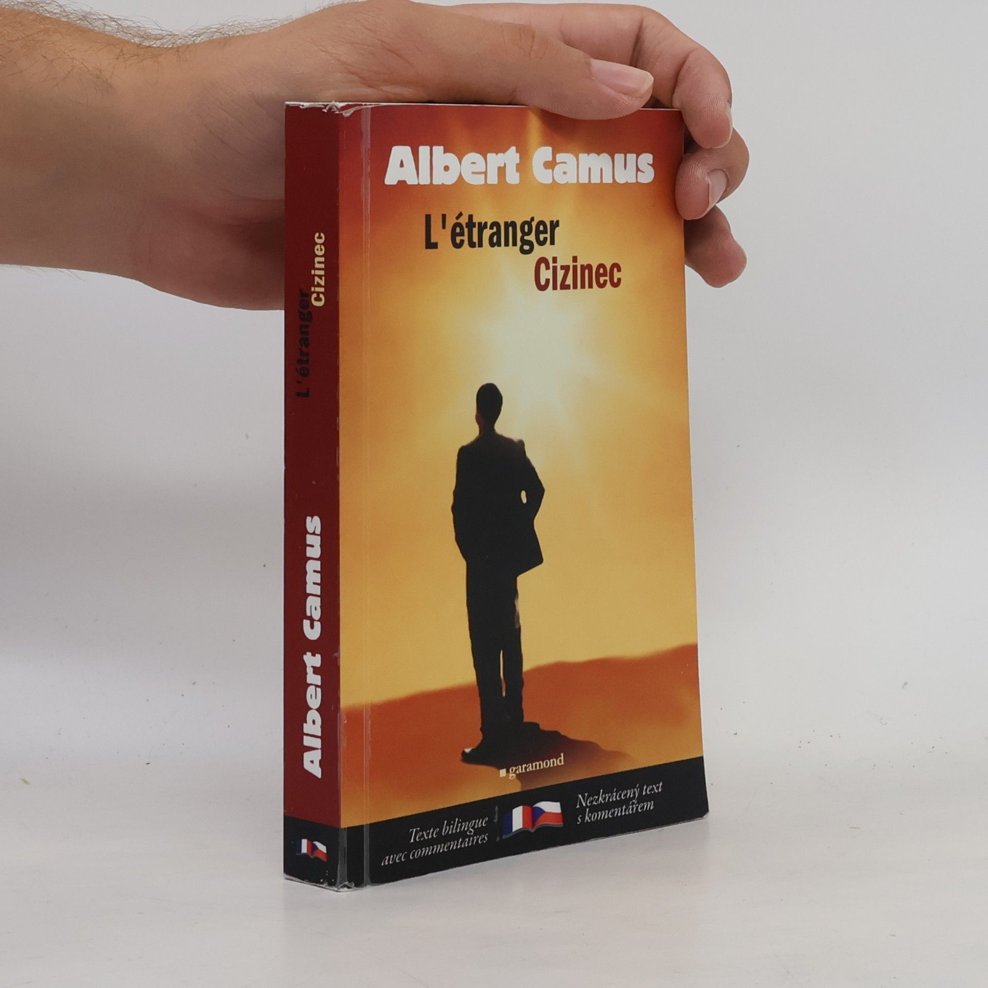 Albert Camus Cizinec = L'étranger