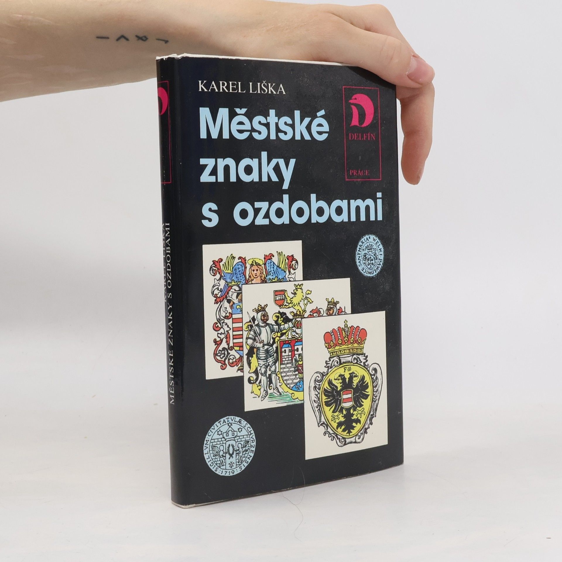 Karel Liška Městské znaky s ozdobami