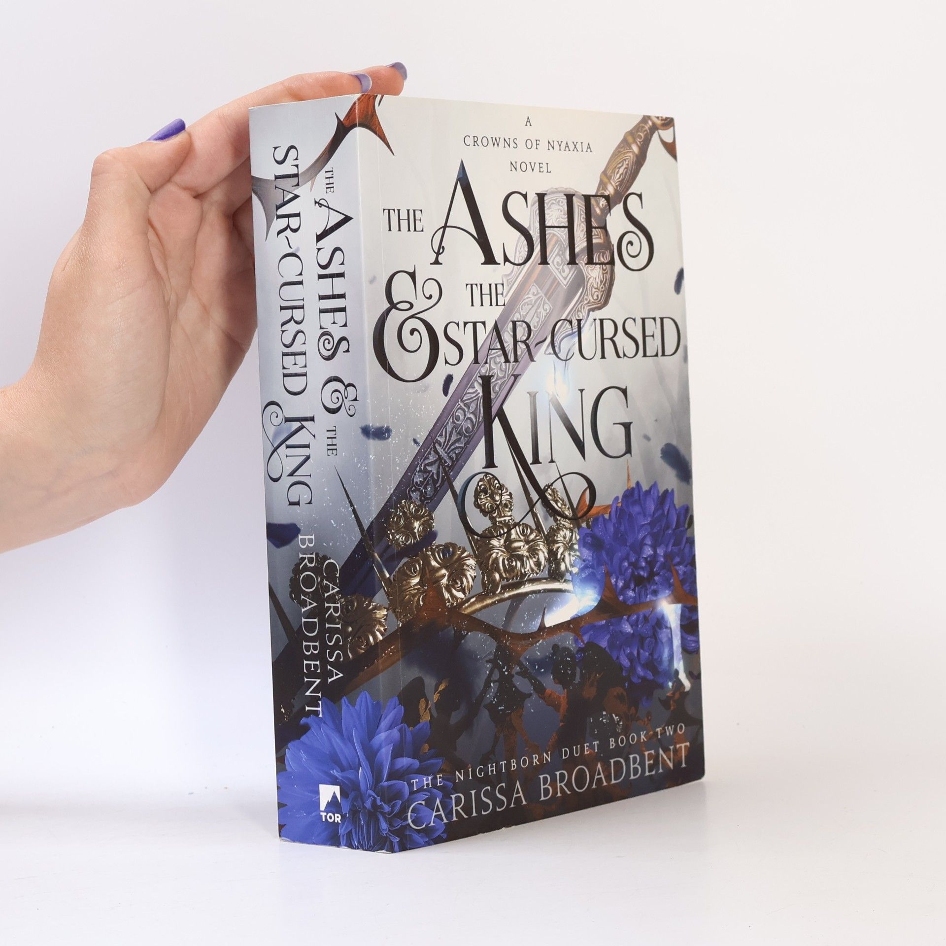Carissa Broadbent Crowns of Nyaxia 2. The Ashes and the Star-Cursed King