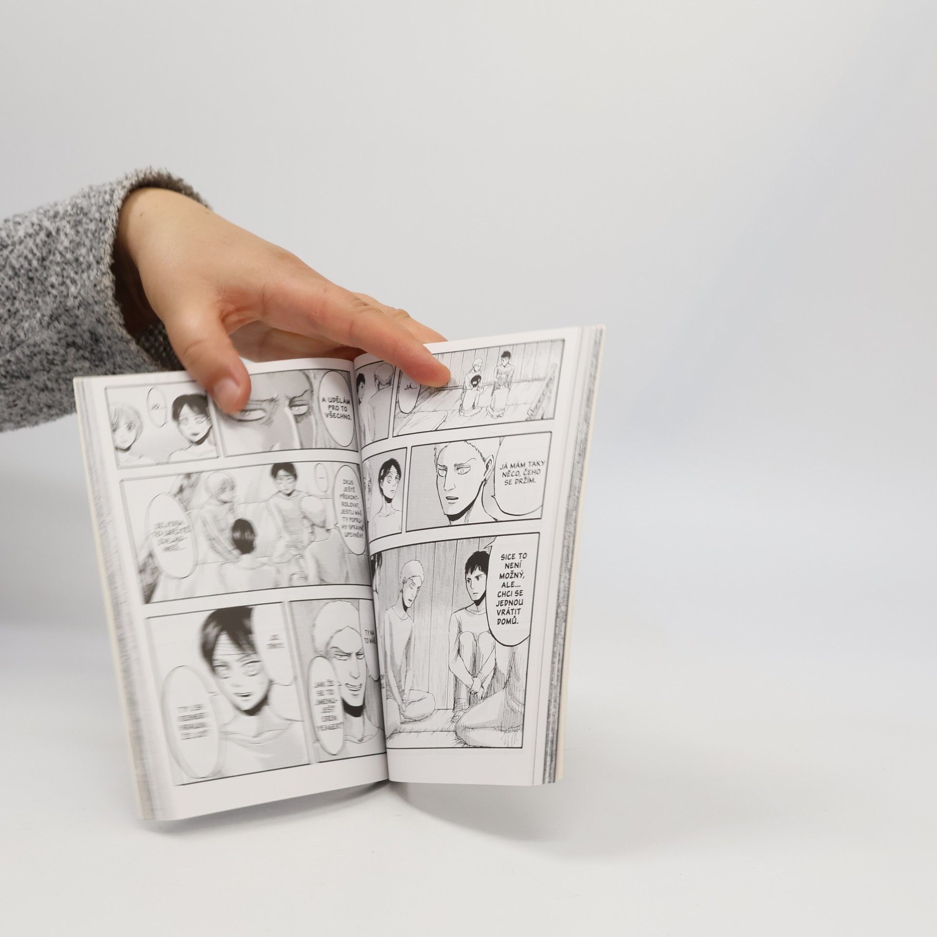 Hajime Isayama Útok titánů. 4