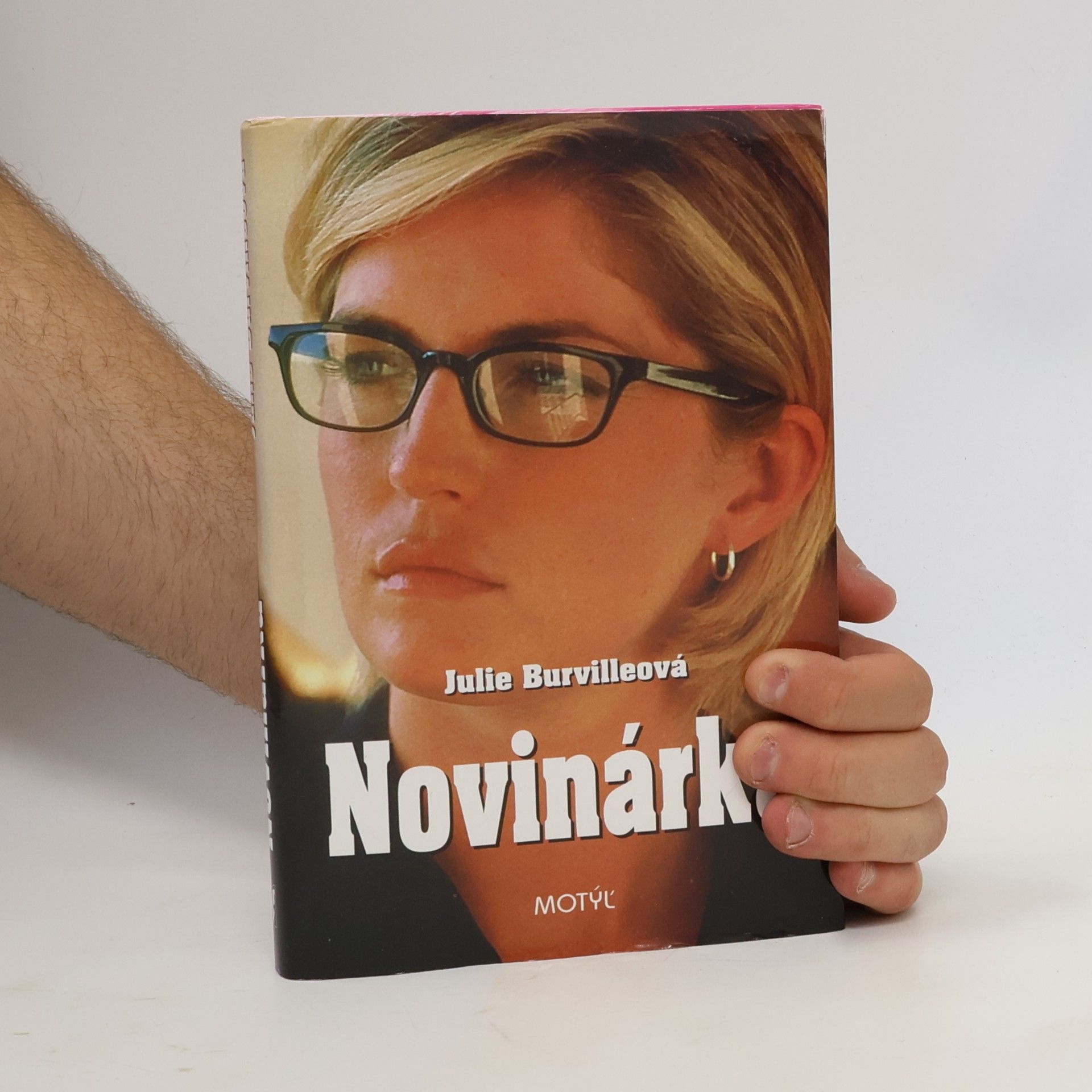 Julie Burvilleová Novinárka