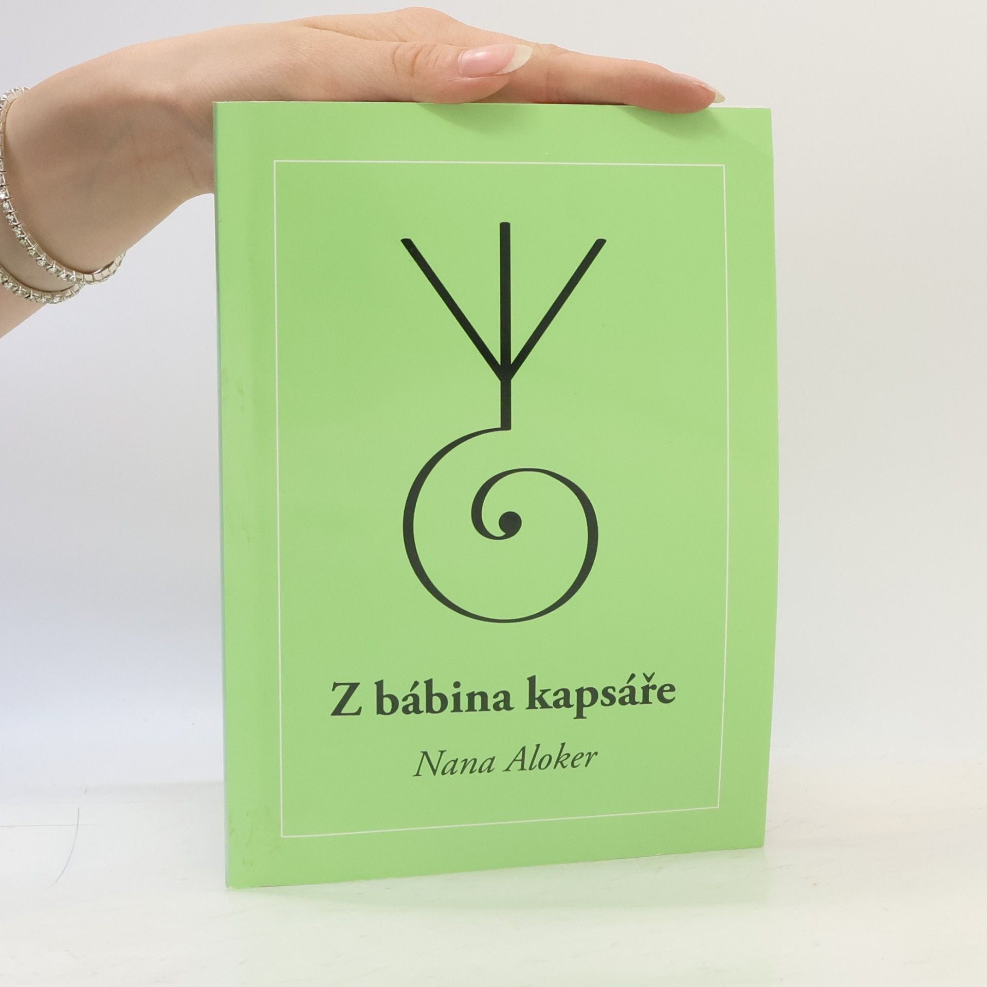 Nana Aloker Z bábina kapsáře