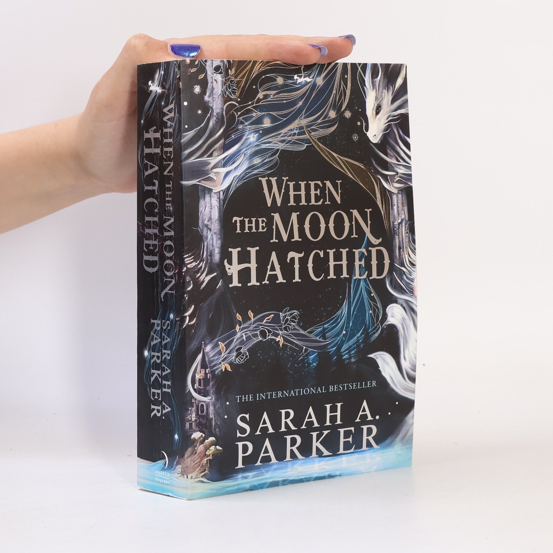 Sarah A. Parker When the Moon Hatched (The Moonfall Series, Book 1)
