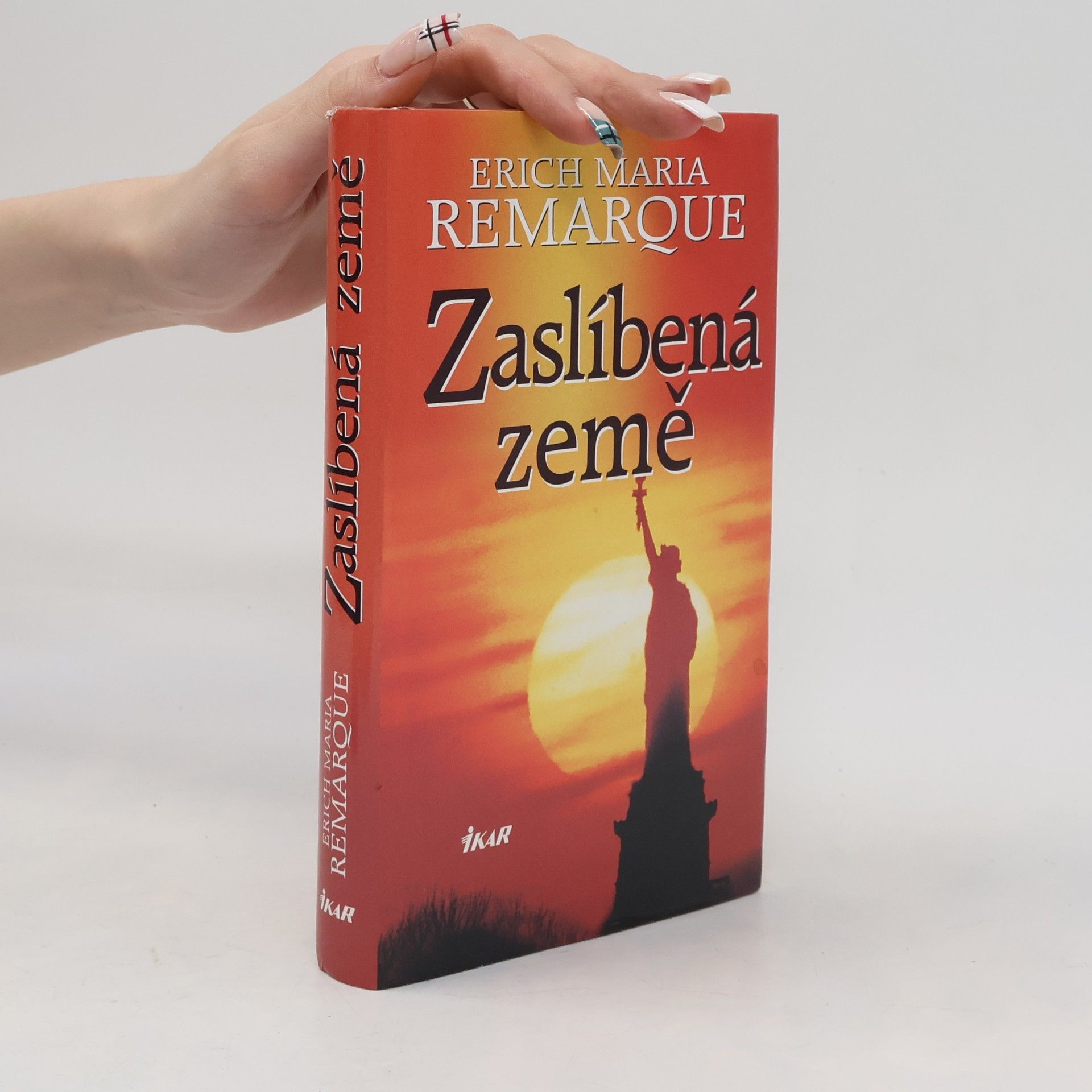 Erich Maria Remarque Zaslíbená země