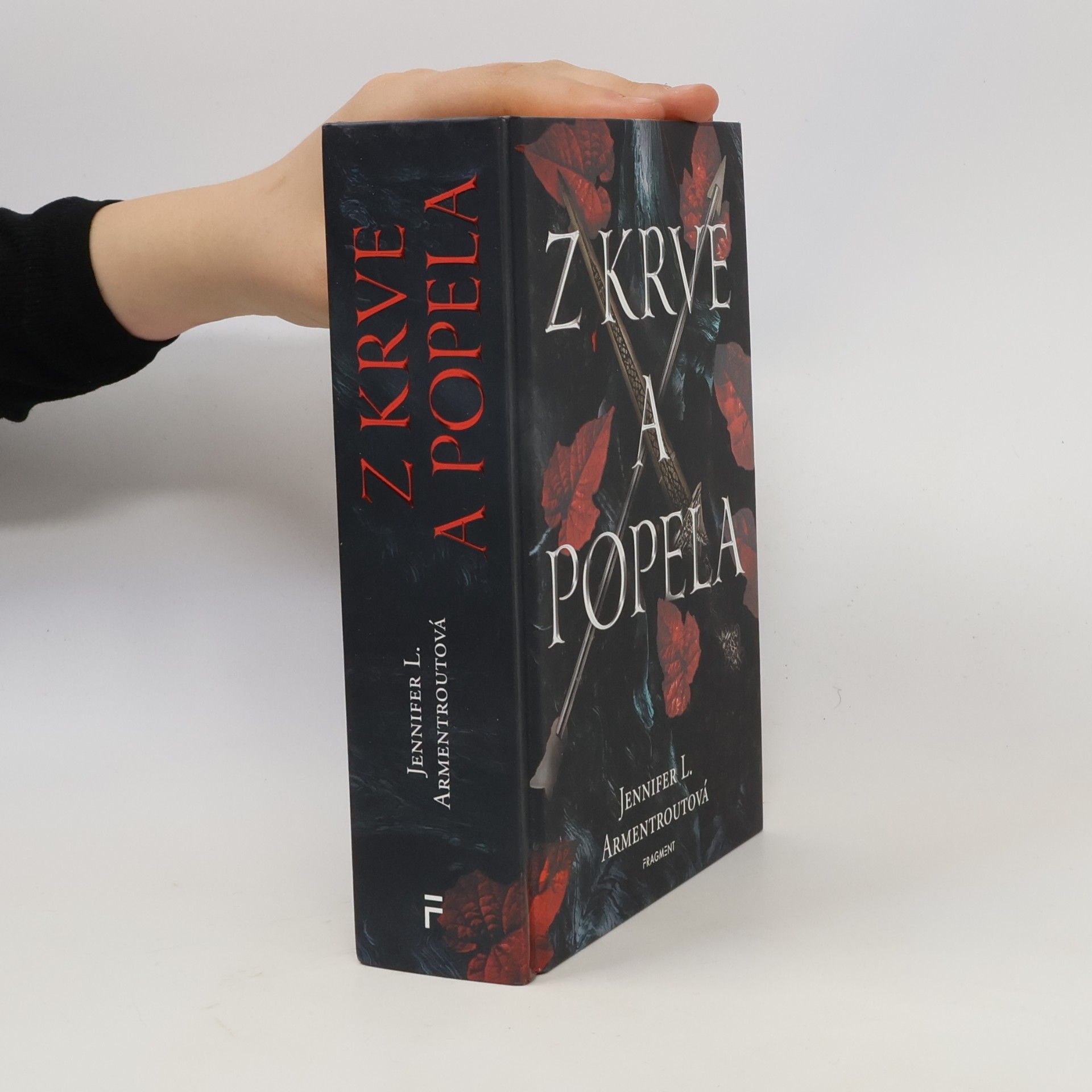Jennifer L. Armentrout Z krve a popela