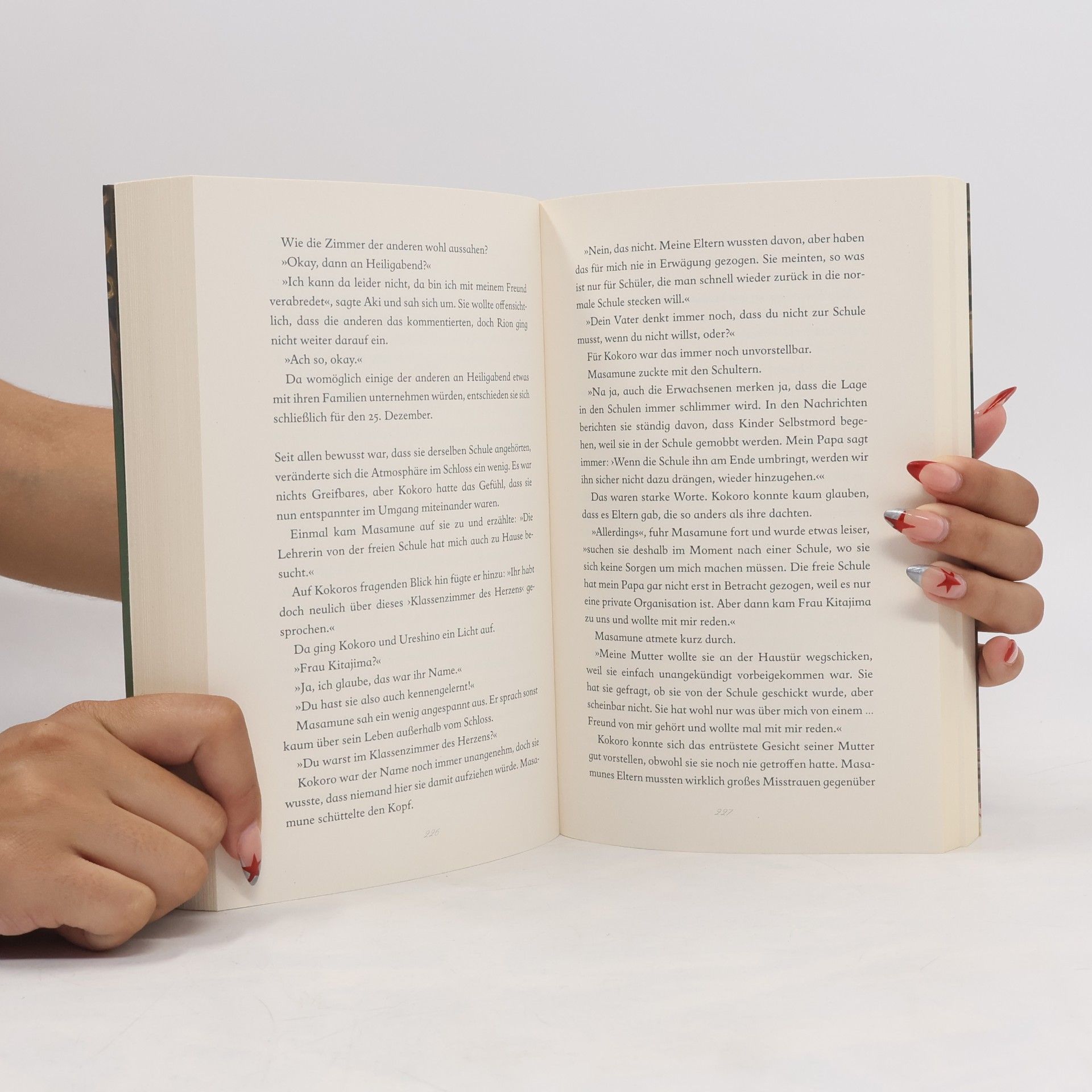 Mizuki Tsujimura Lonely Castle in the Mirror – Roman
