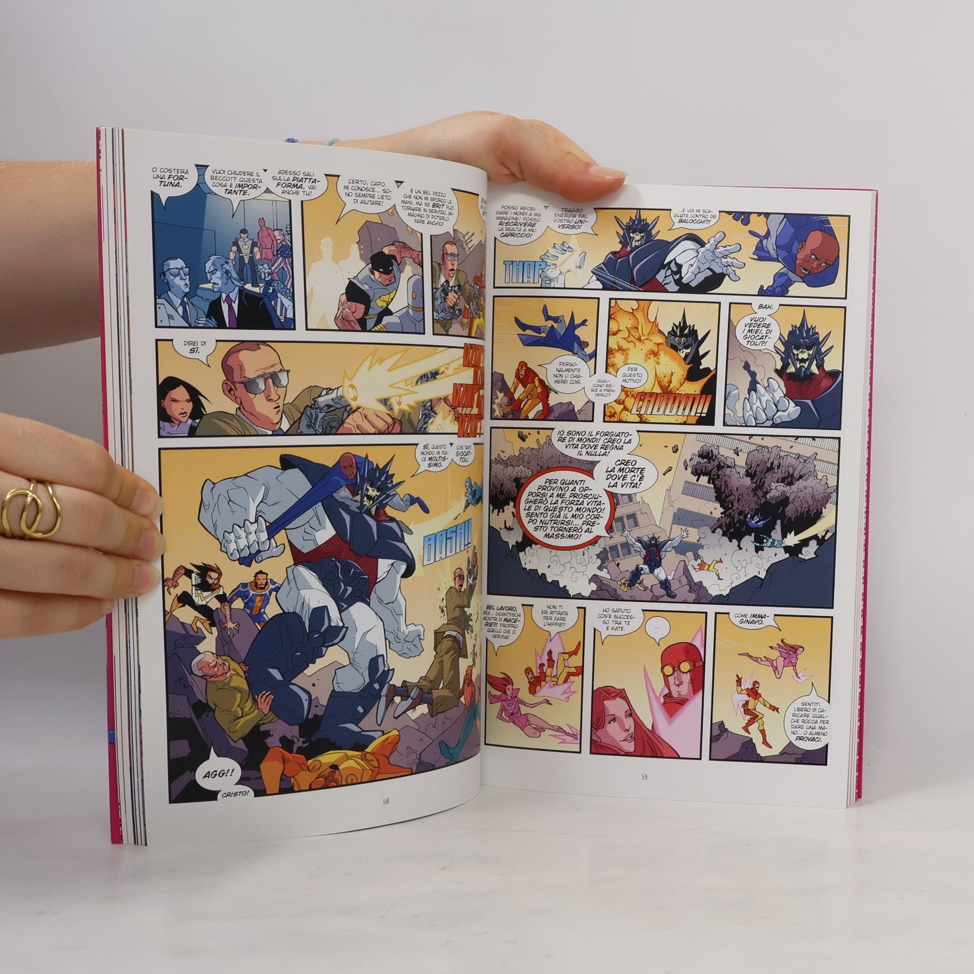 A. Toscani Un mondo diverso. Invincible. Vol. 6.