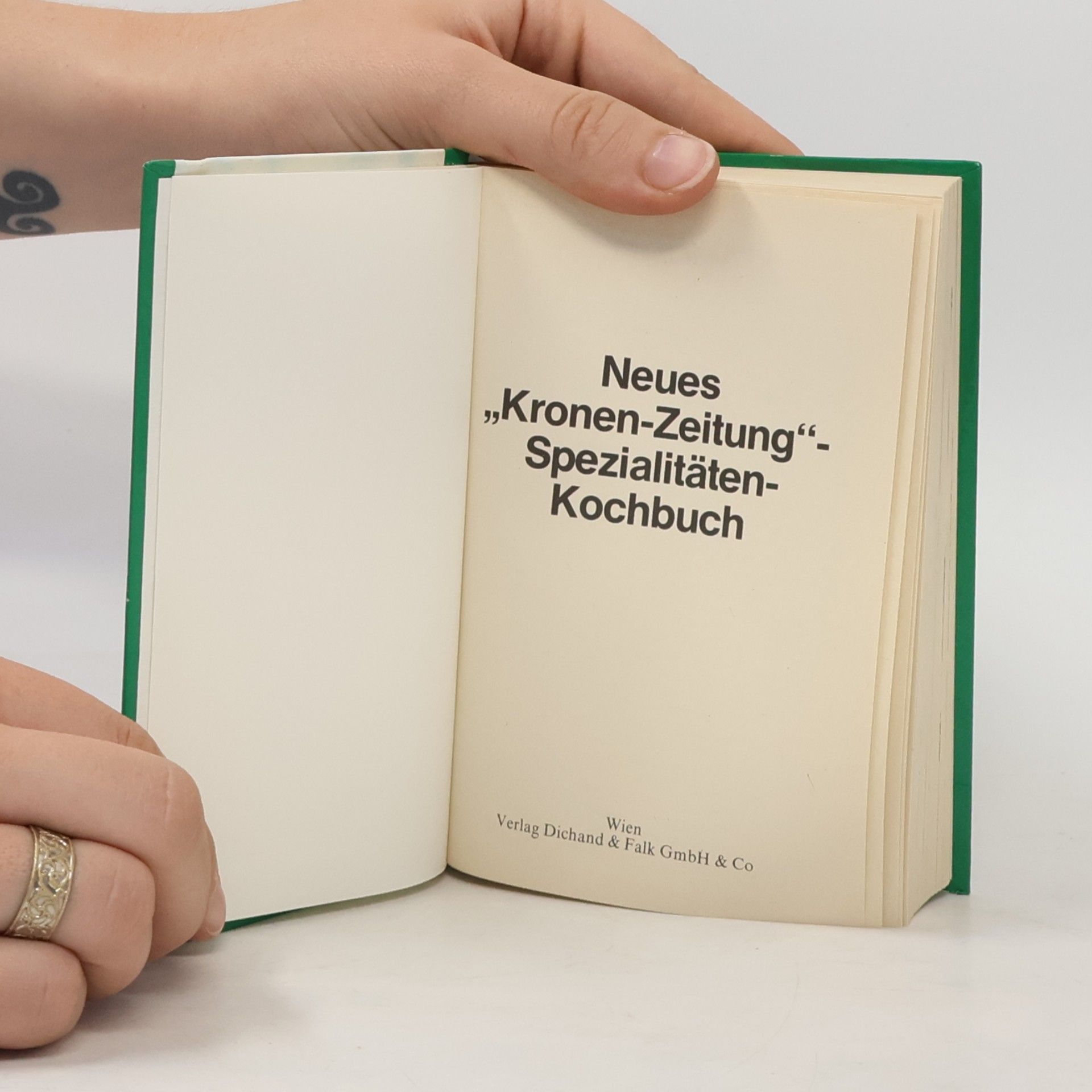 Autorenkollektiv Neue Kronen Zeitung. Neues Spezialitäten Kochbuch