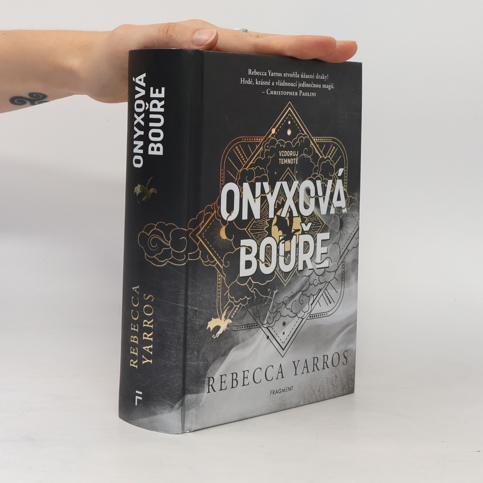 Rebecca Yarros Onyxová bouře