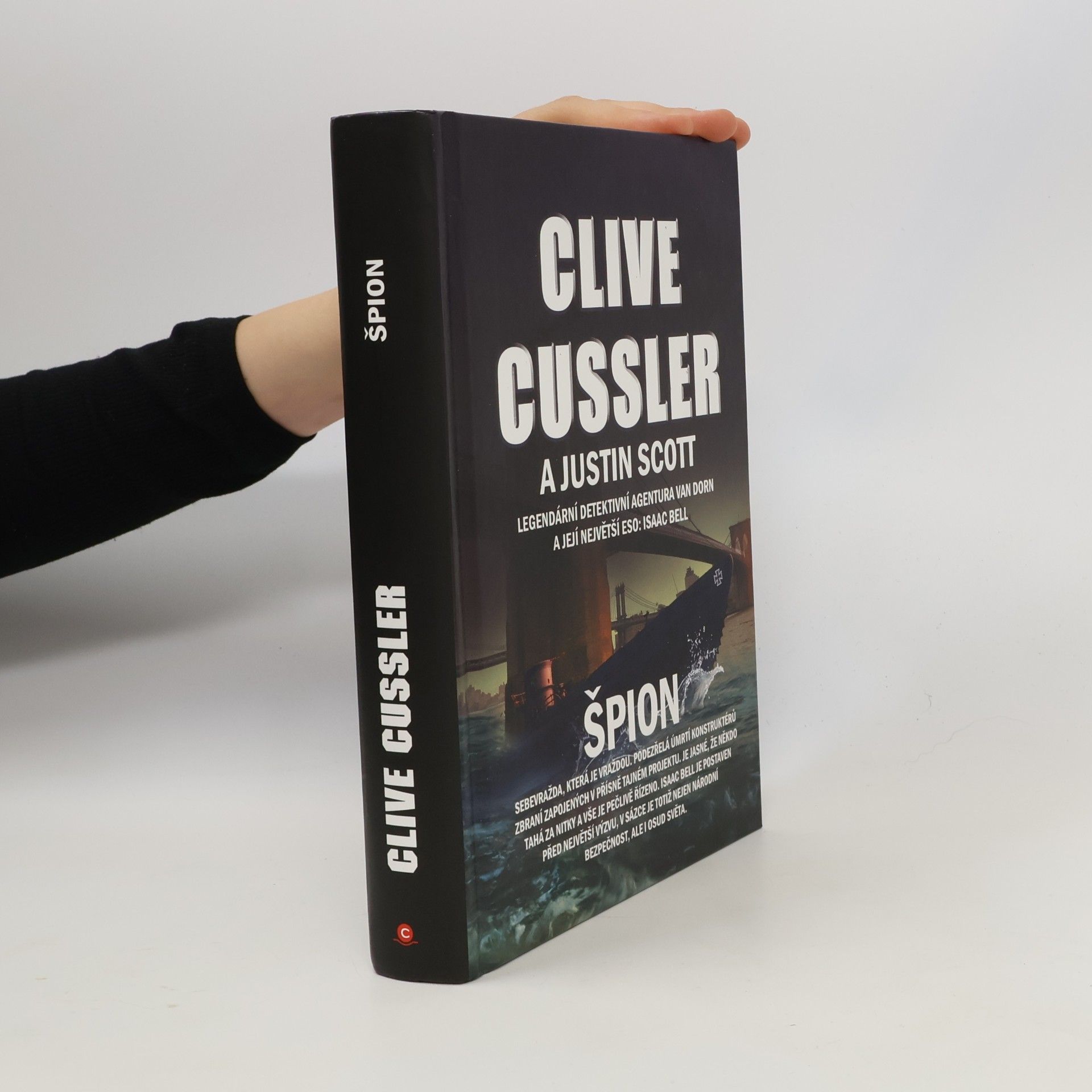 Clive Cussler Špion : román ze série Isaac Bell