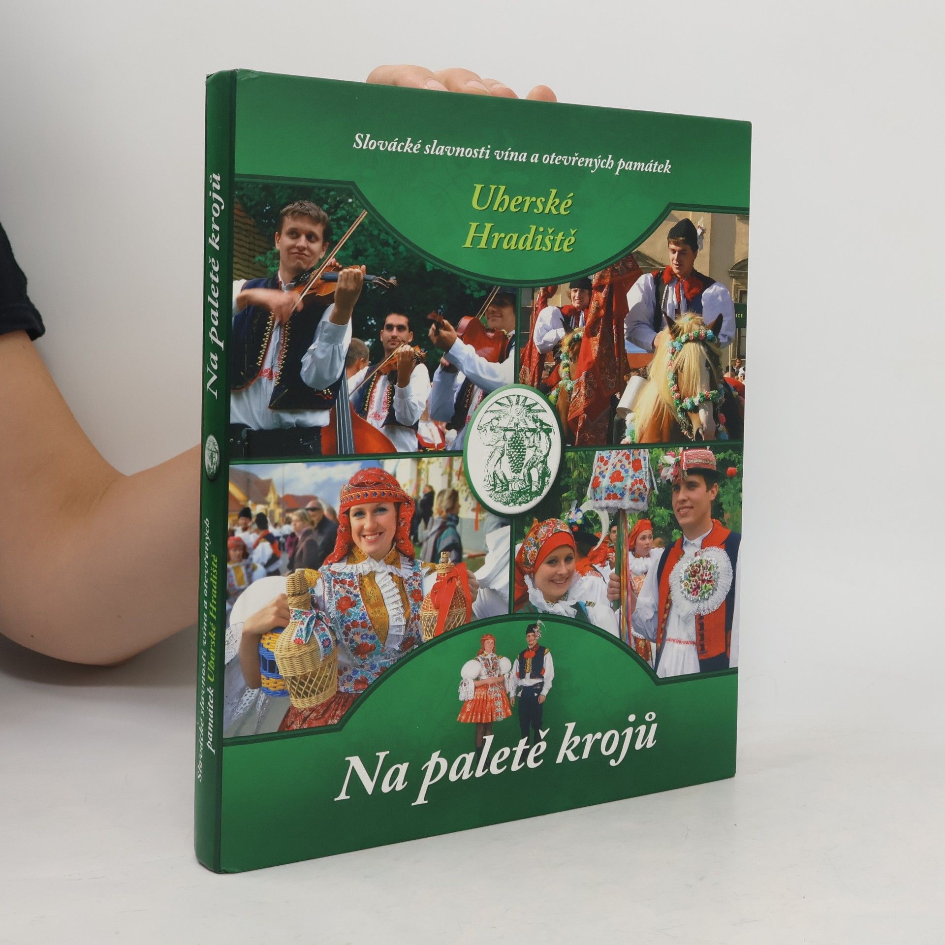 Collectif d'auteurs Na paletě krojů