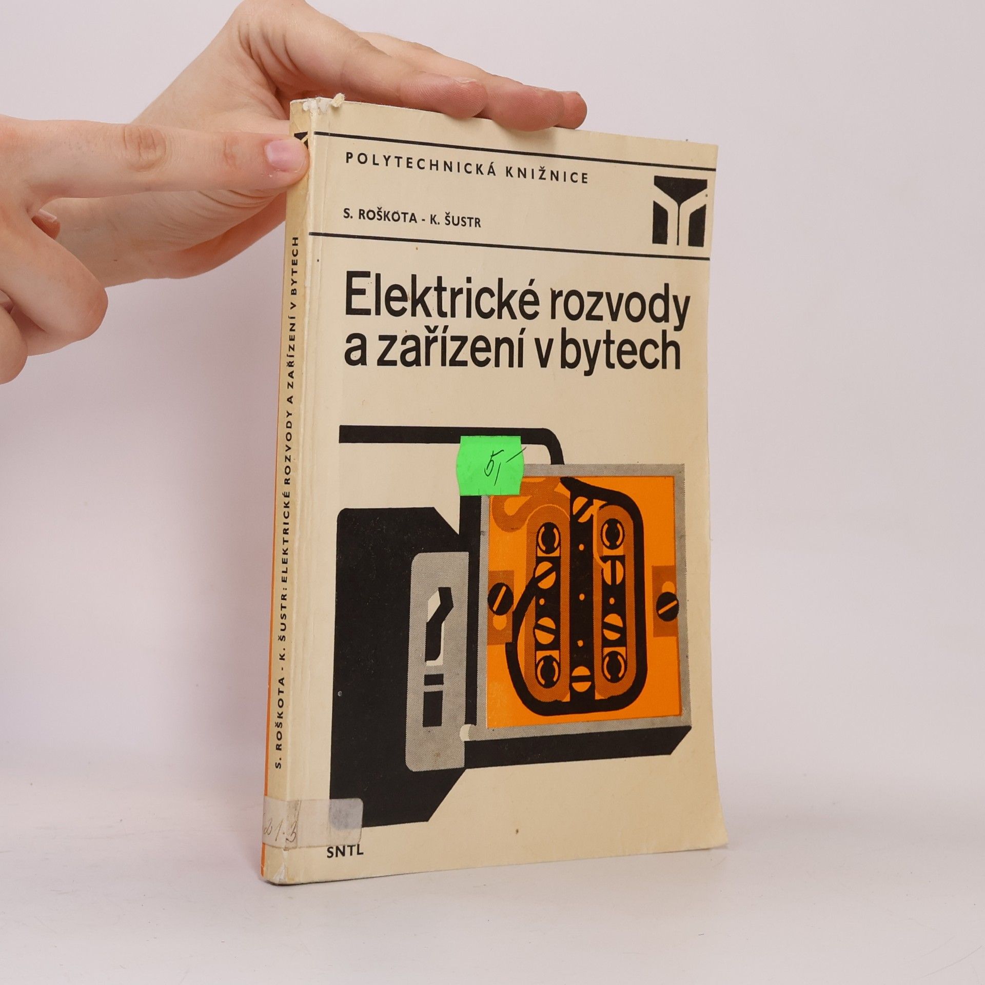 Stanislav Roškota Elektrické rozvody a zařízení v bytech