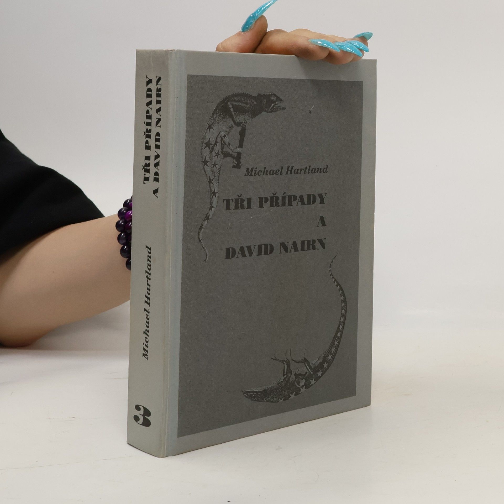 Michael Hartland Tři případy a David Nairn