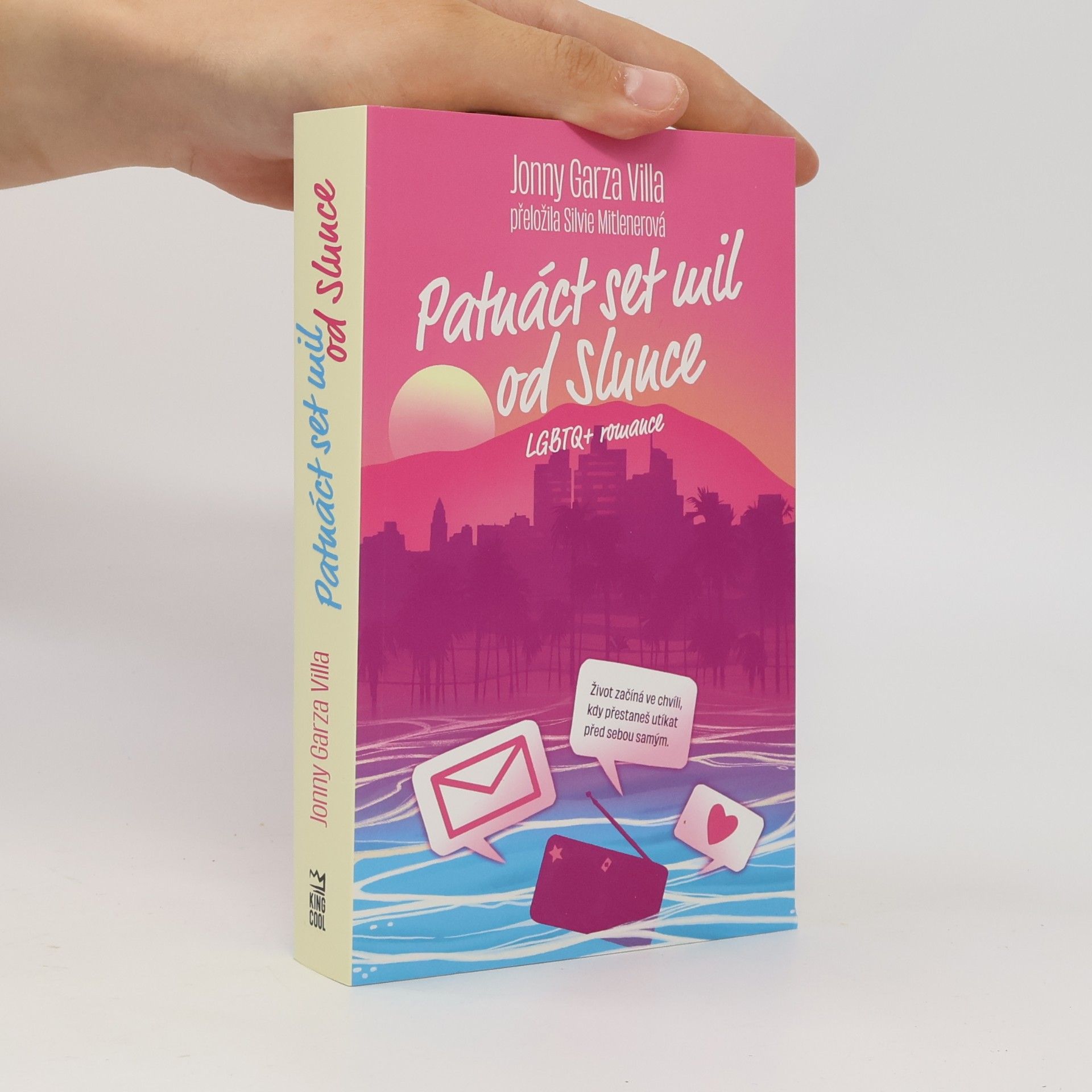 Patnáct set mil od Slunce