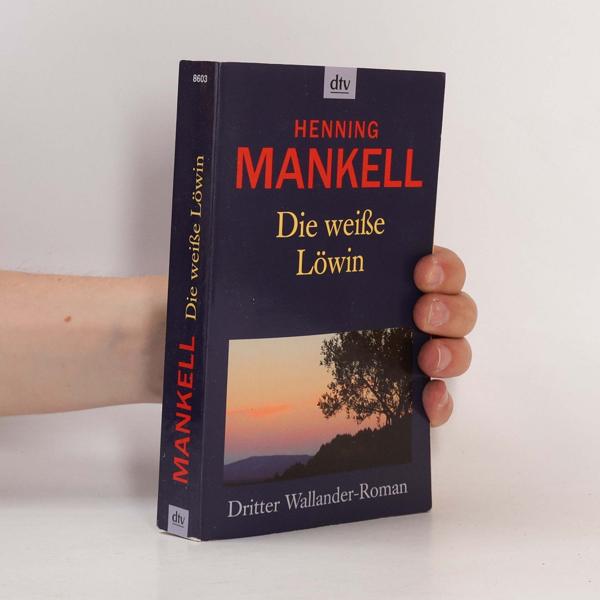 Die weiße Löwin