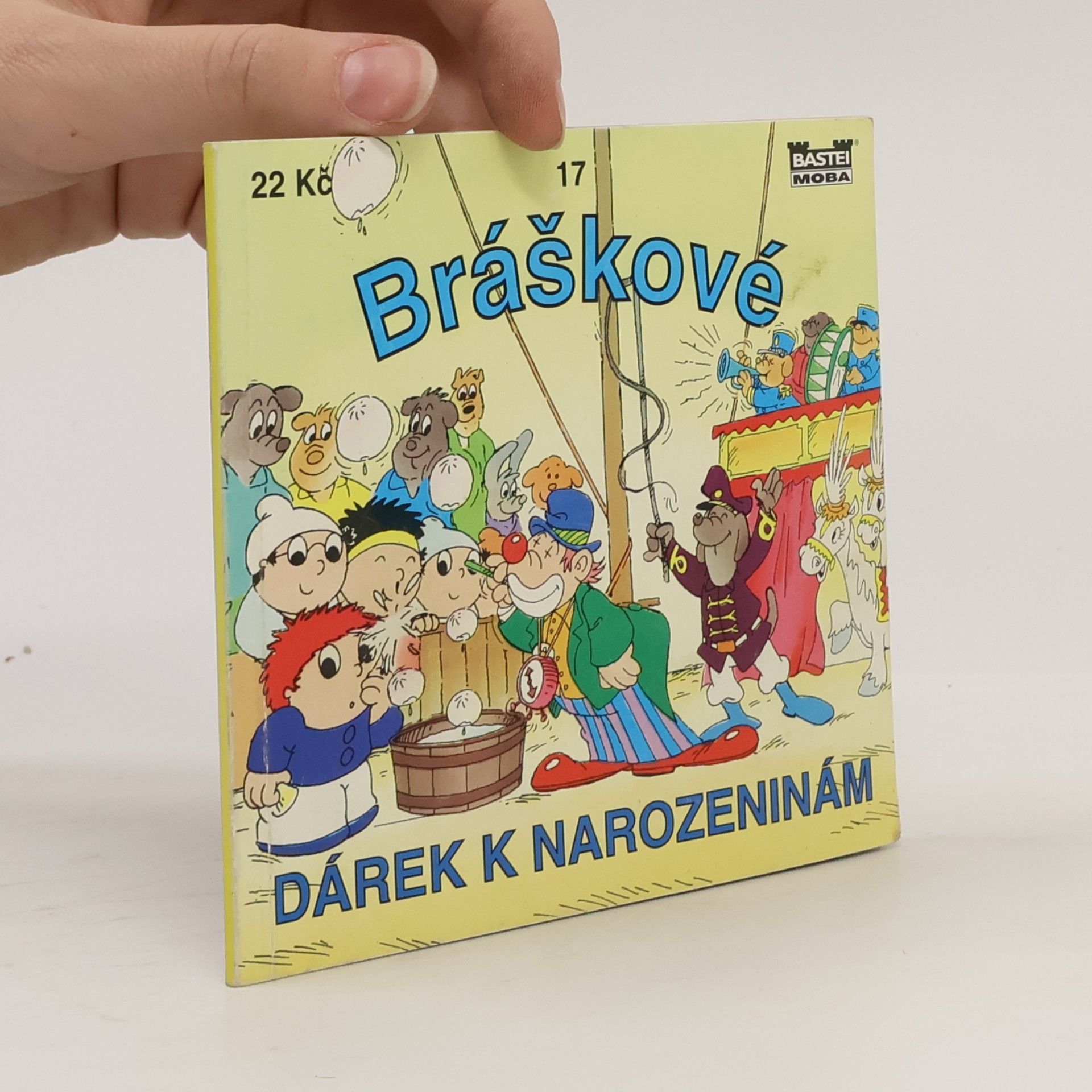 Bráškové a dárek k narozeninám