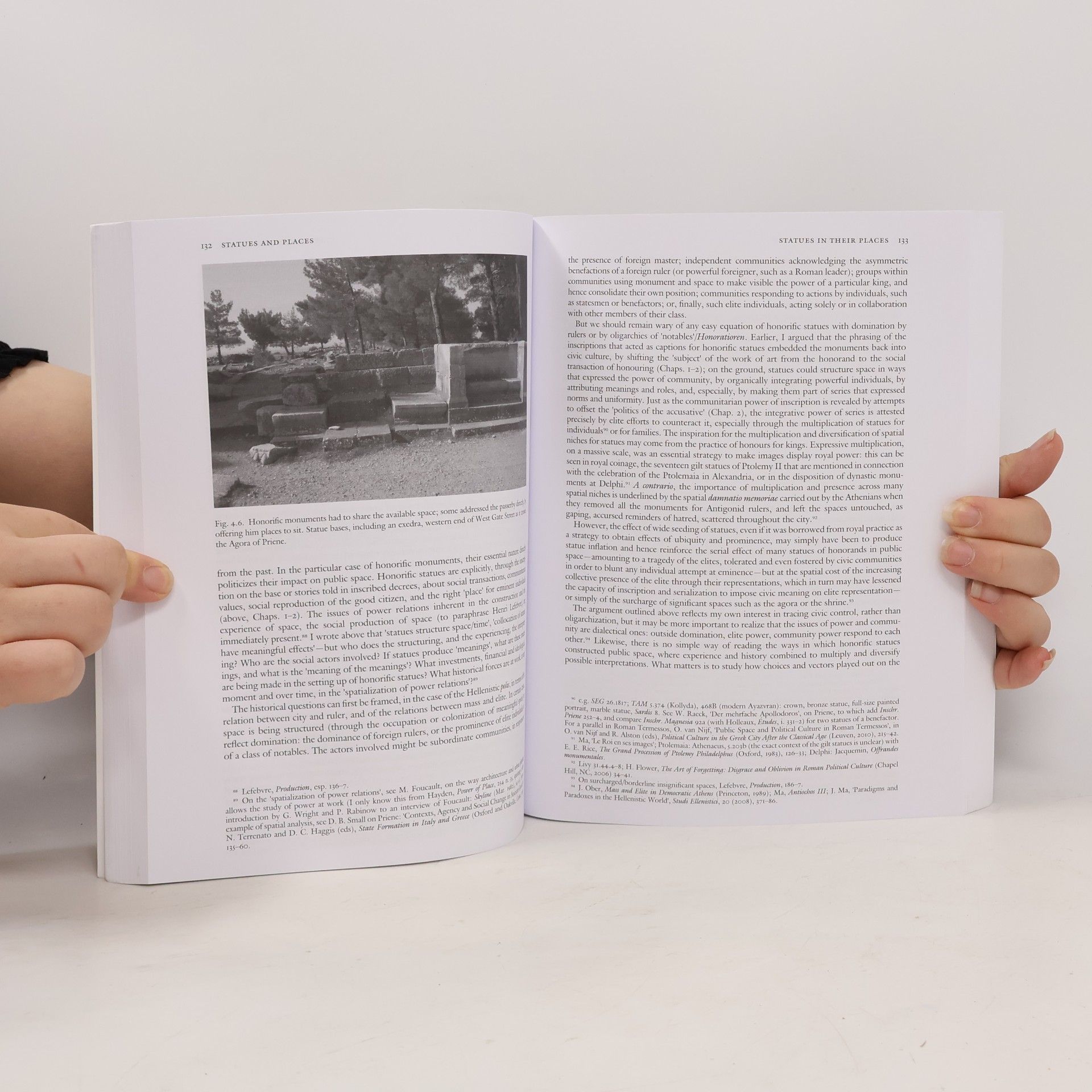 John Ma Oxford Studies in Ancient Culture and Representation: Statues and Cities: Honorific Portraits and Civic Identity in the Hellenistic World