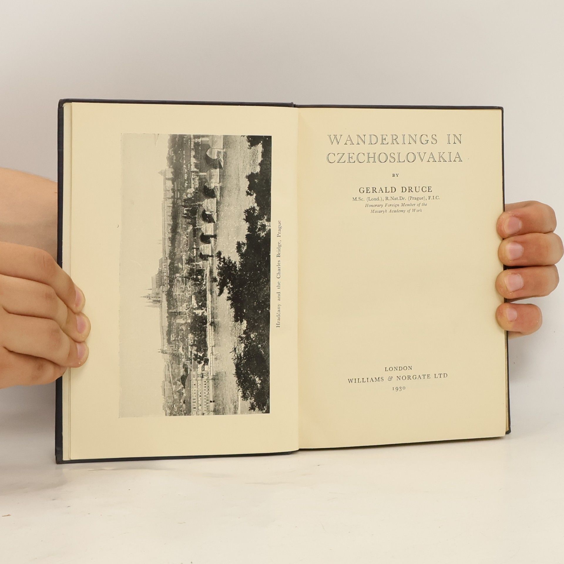 Gerald Druce Wanderings in Czechoslovakia