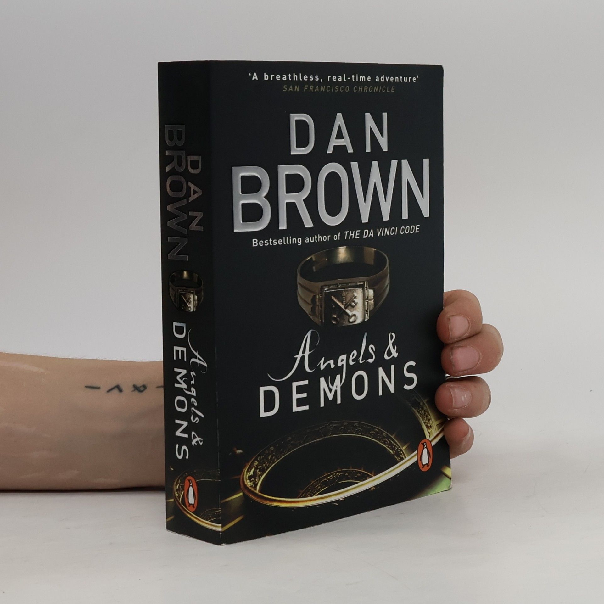 Dan Brown Angels & Demons