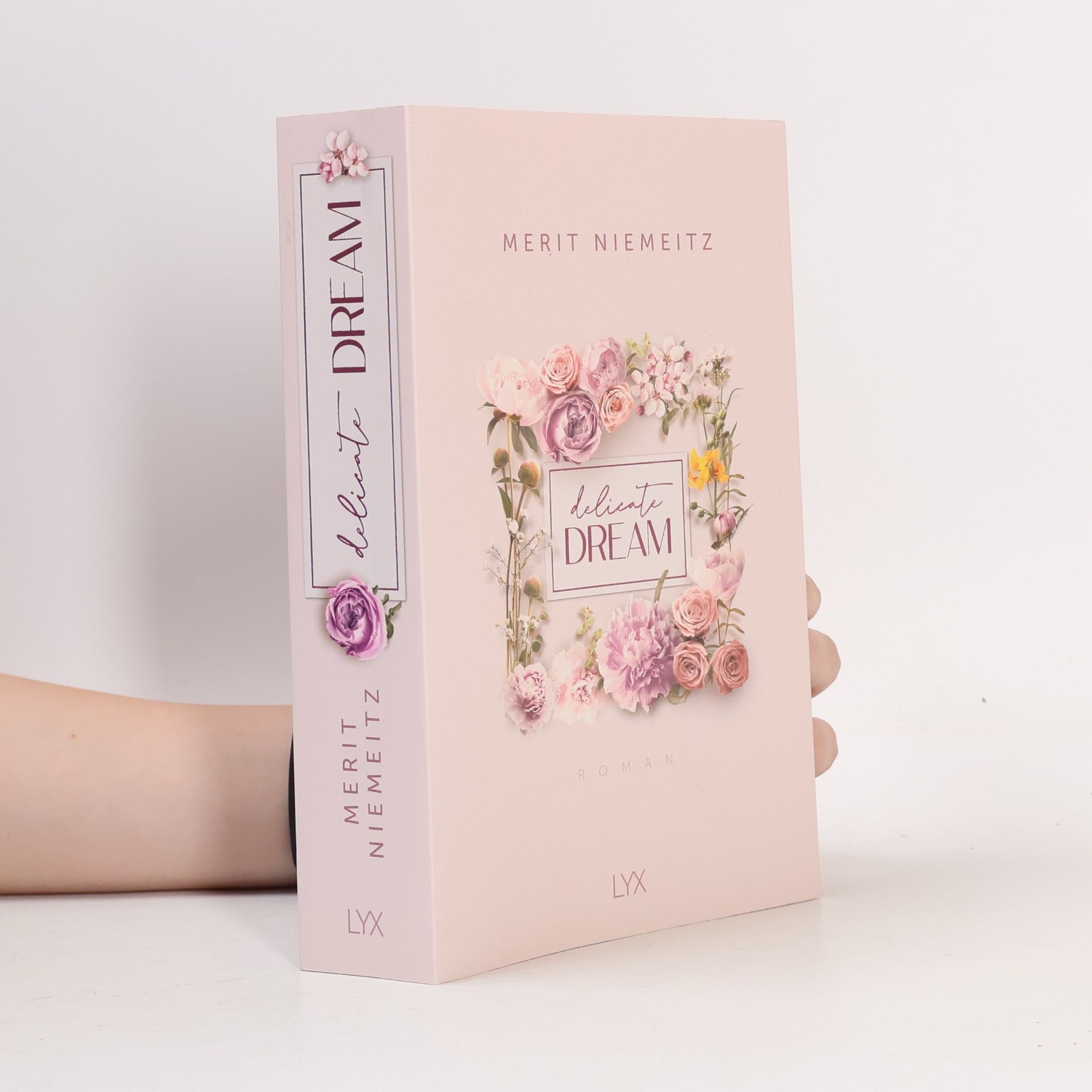 Merit Niemeitz Delicate Dream