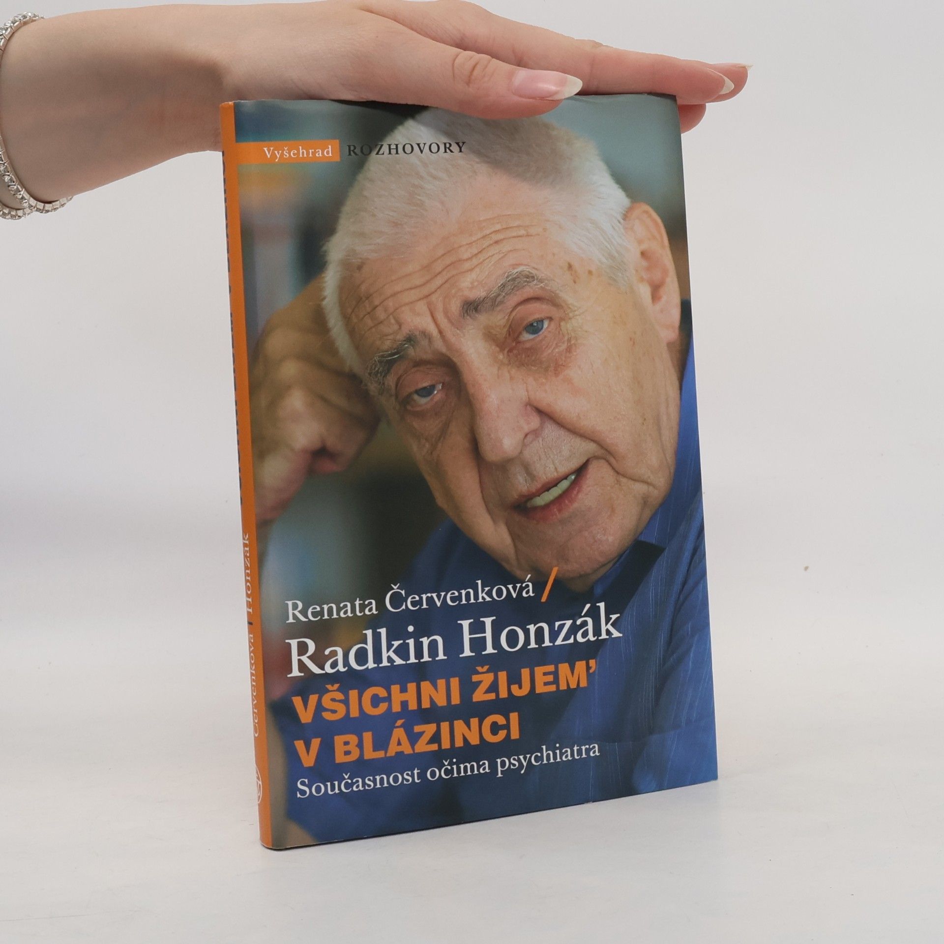 Renata Červenková Všichni žijem' v blázinci