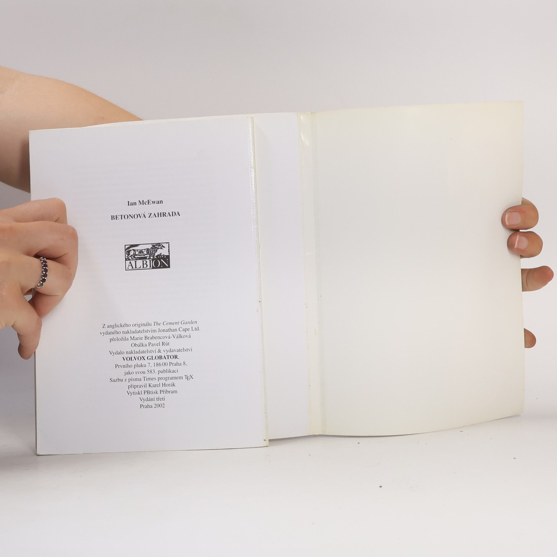 Ian McEwan Betonová zahrada