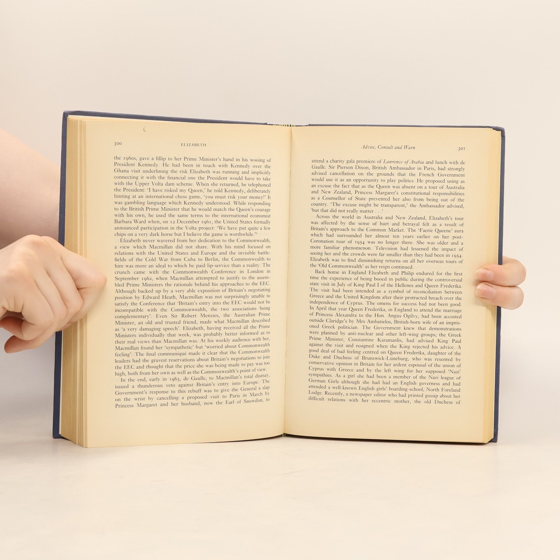 Sarah Bradford Elizabeth. A Biography Of Her Majesty The Queen
