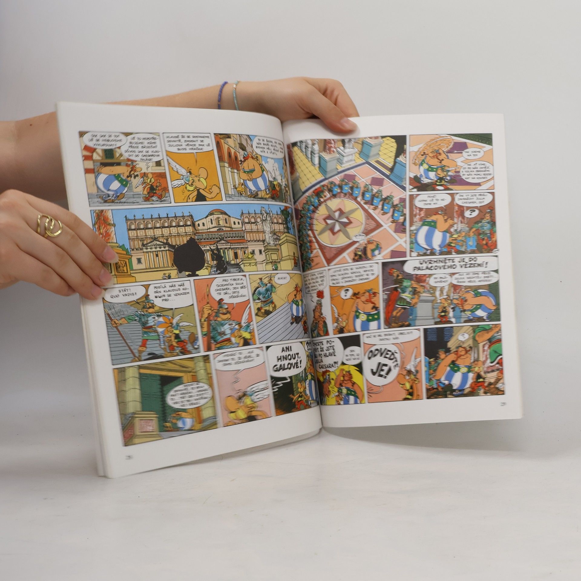 René Goscinny Asterix Díl VIII. Asterix a Caesarův vavřínový věnec