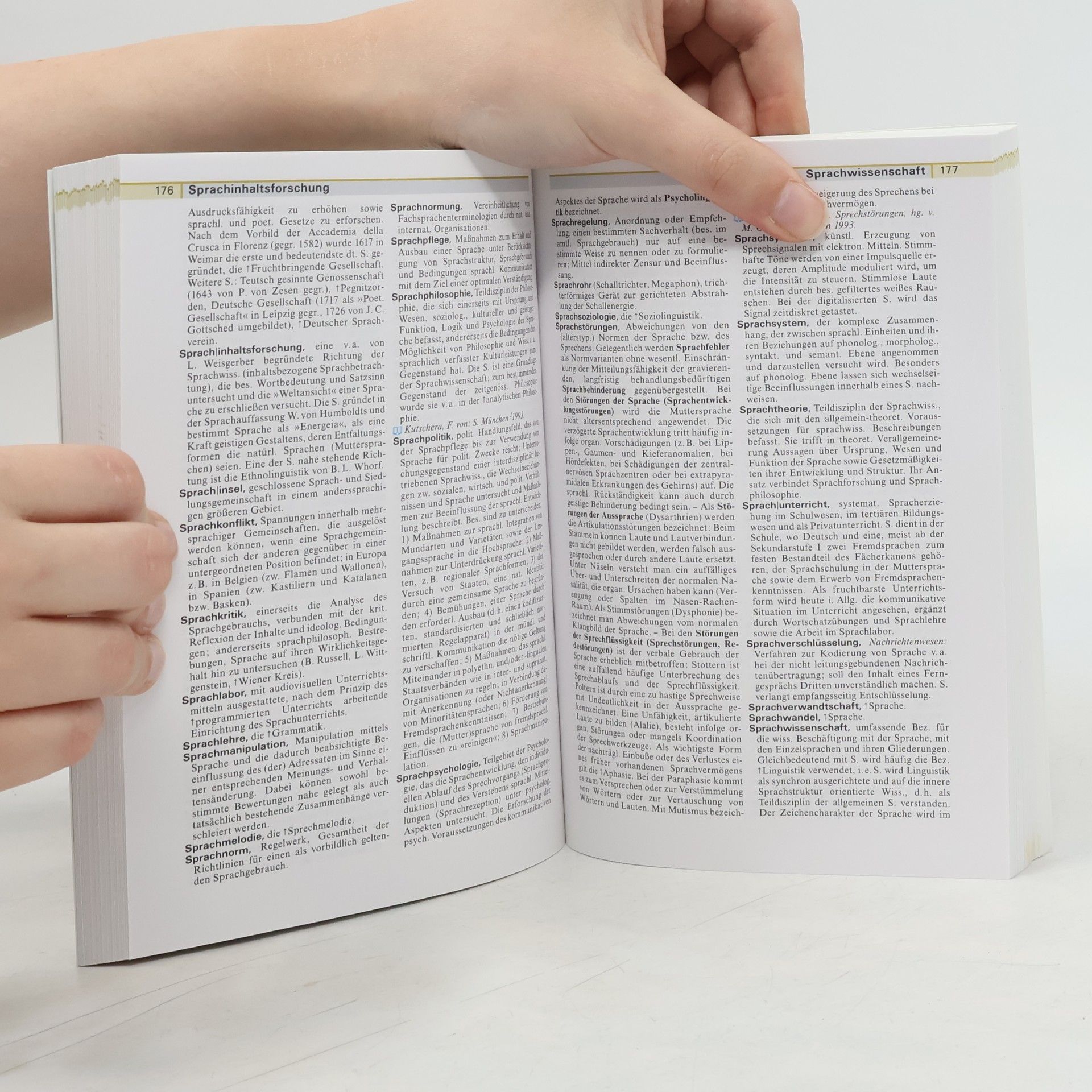 Annette Zwahr Meyers grosses Taschenlexikon. Band. 21