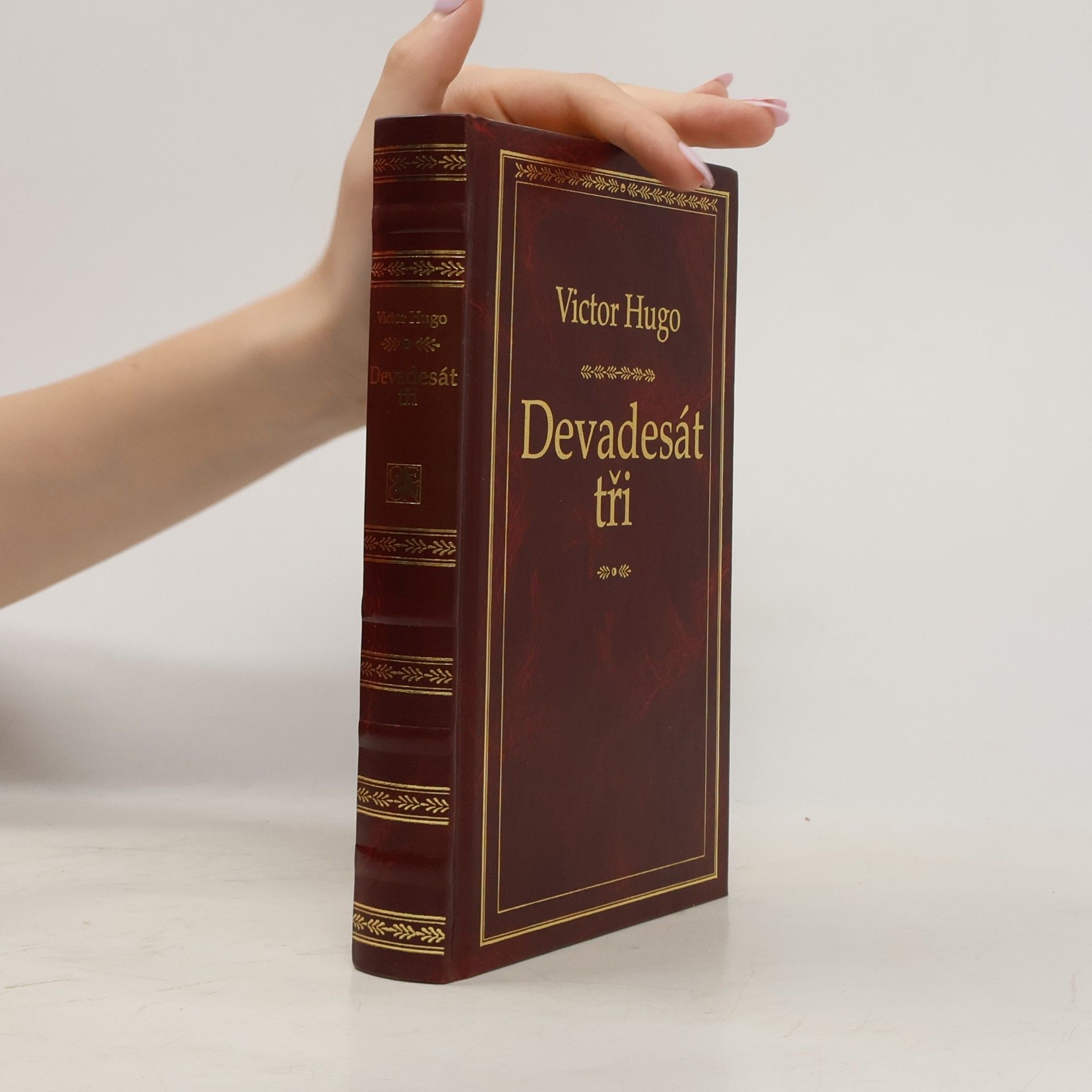 Victor Hugo Devadesát tři