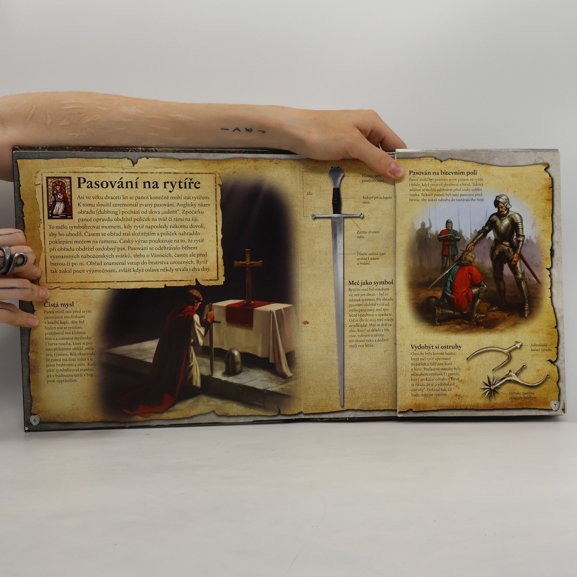 Peter Chrisp RYTÍŘ – Kniha s 3D modely