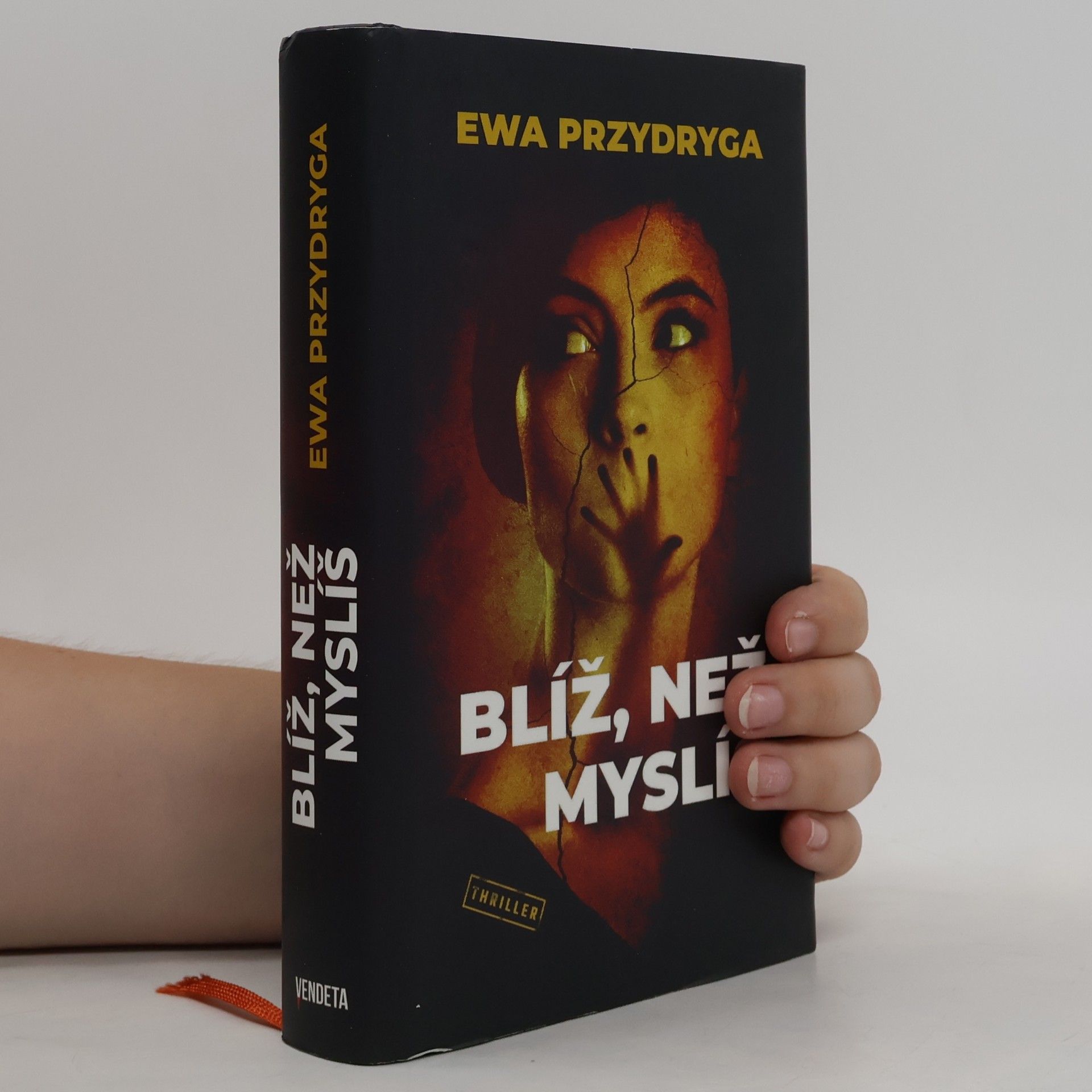 Ewa Przydryga Blíž, než myslíš