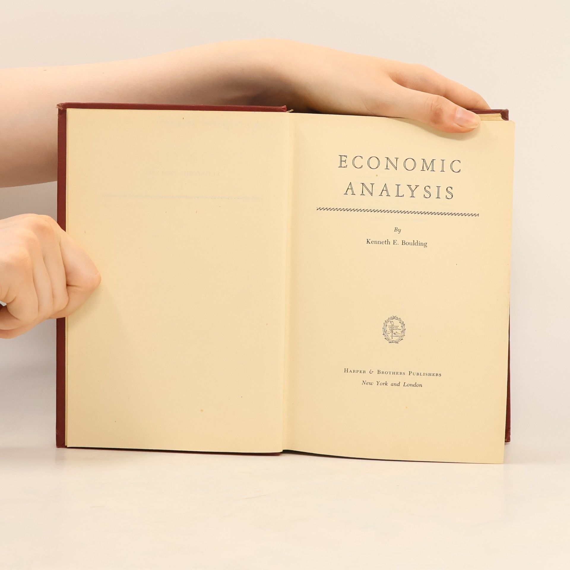 Κenneth E. Boulding Economic Analysis