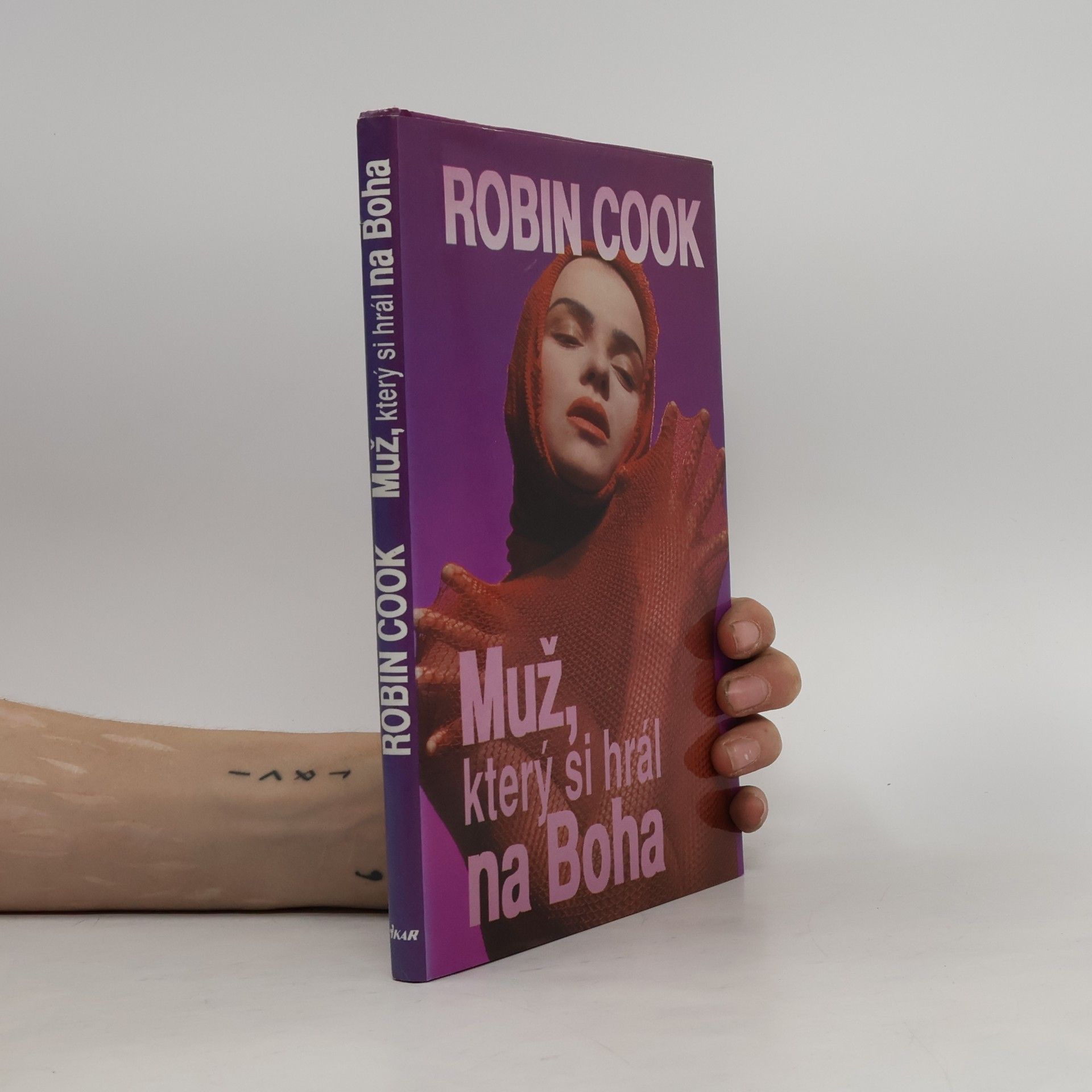 Robin Cook Muž, který si hrál na Boha