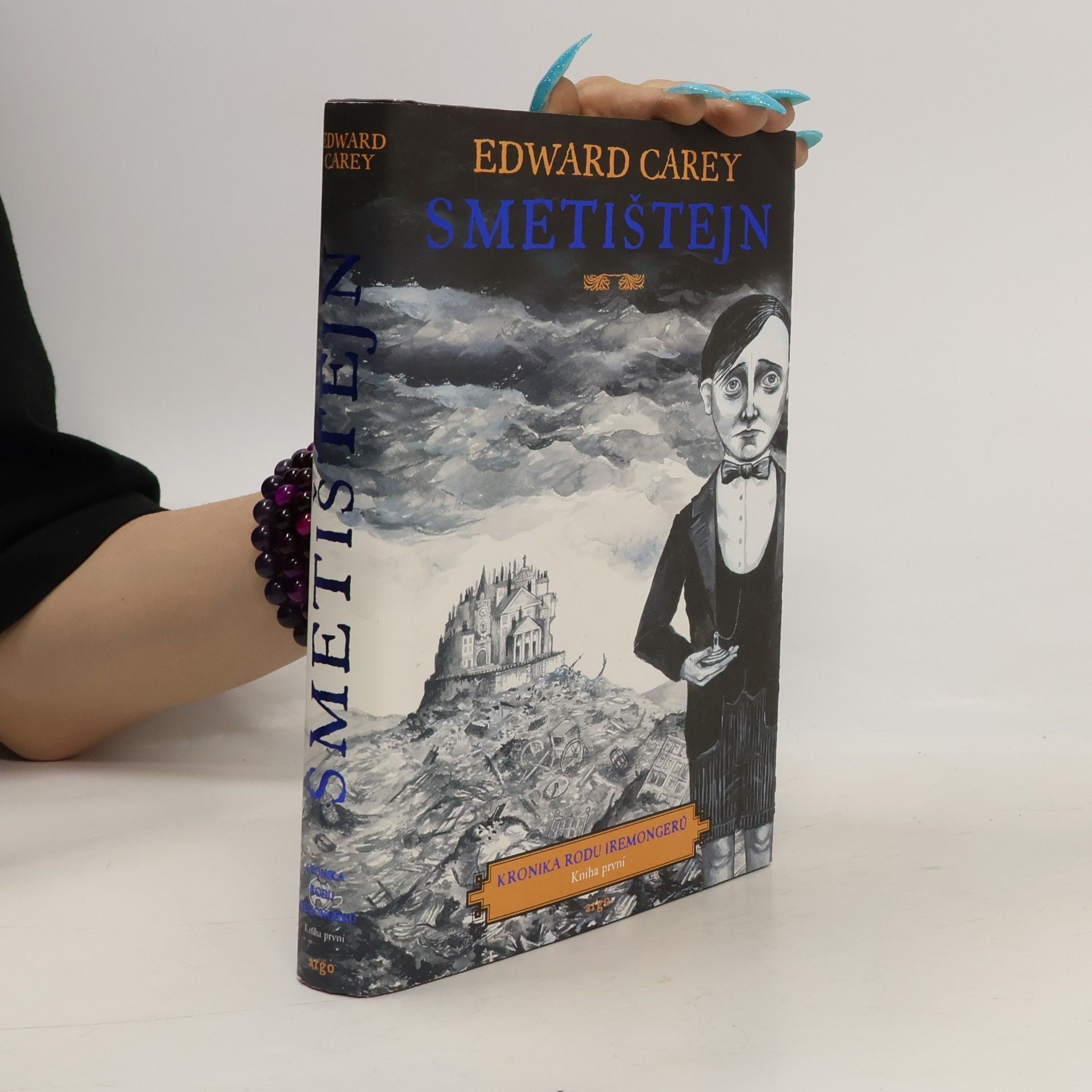 Edward Carey Kronika rodu Iremongerů. Kniha první, Smetištejn
