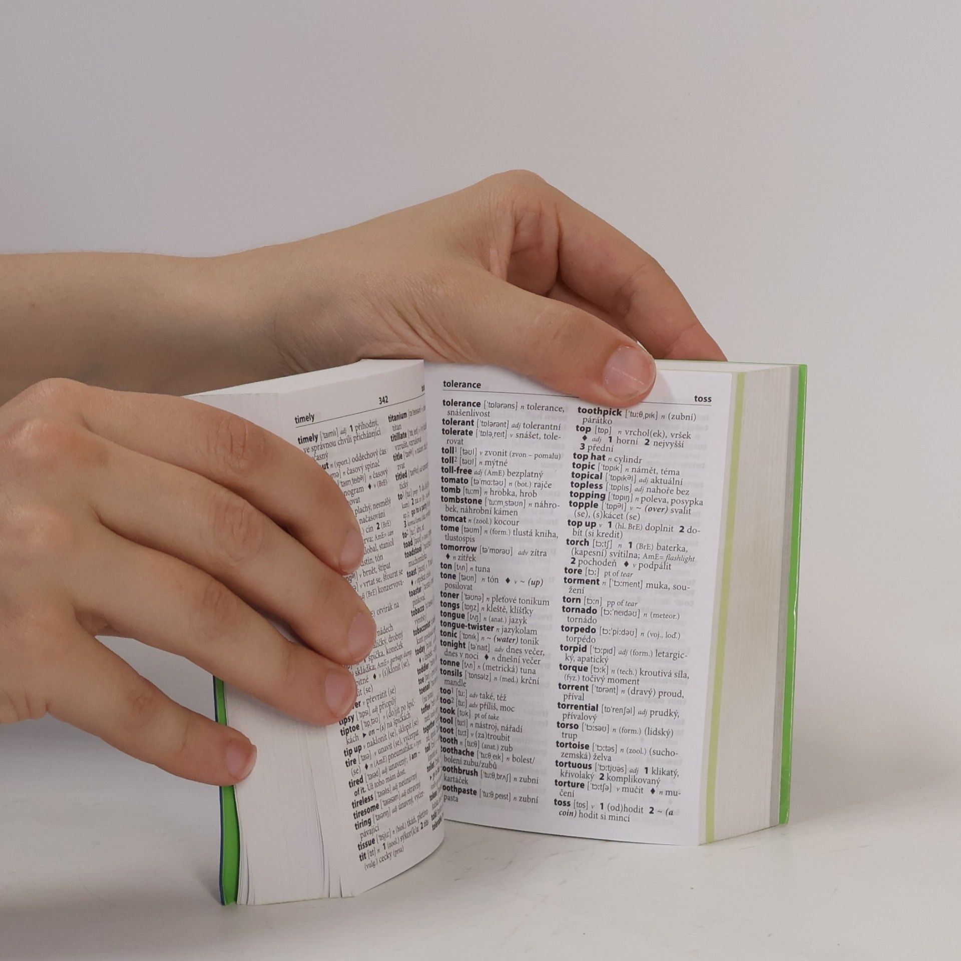Various authors Anglicko-český, česko-anglický kapesní slovník
