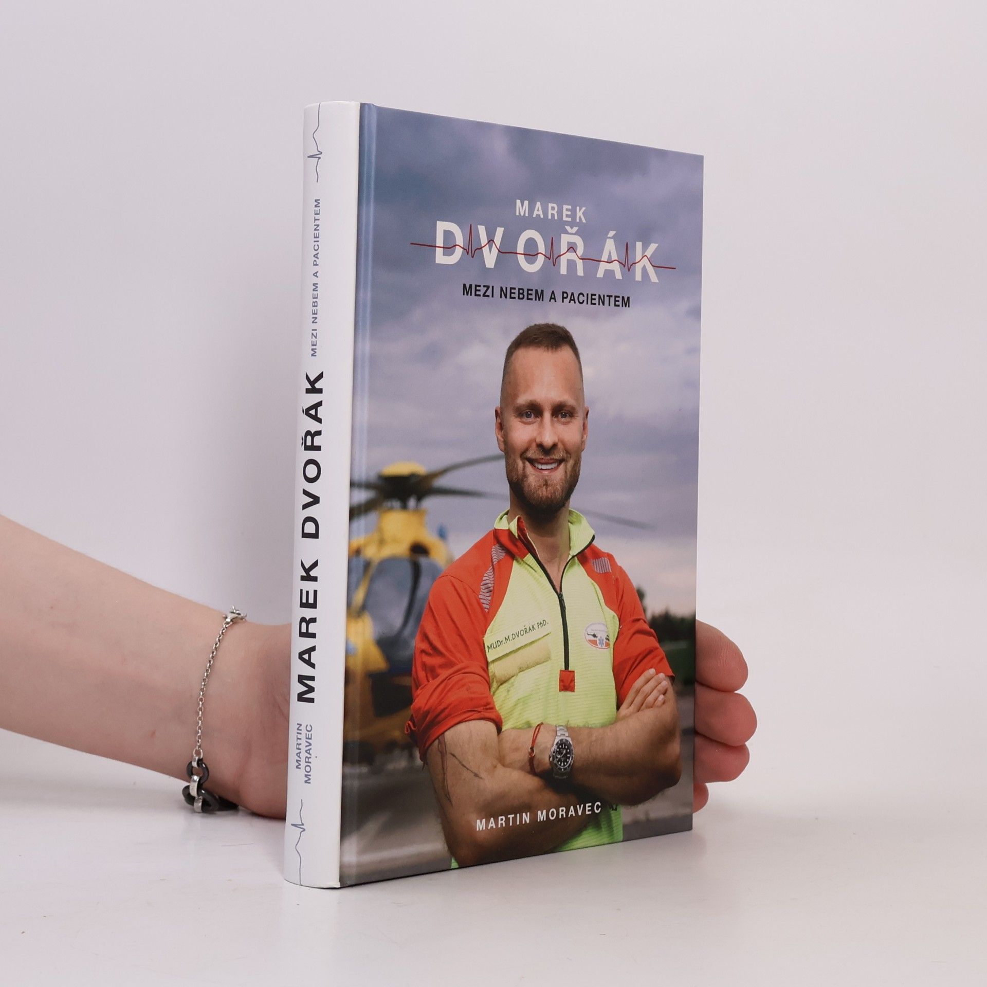 Marek Dvořák Marek Dvořák. Mezi nebem a pacientem